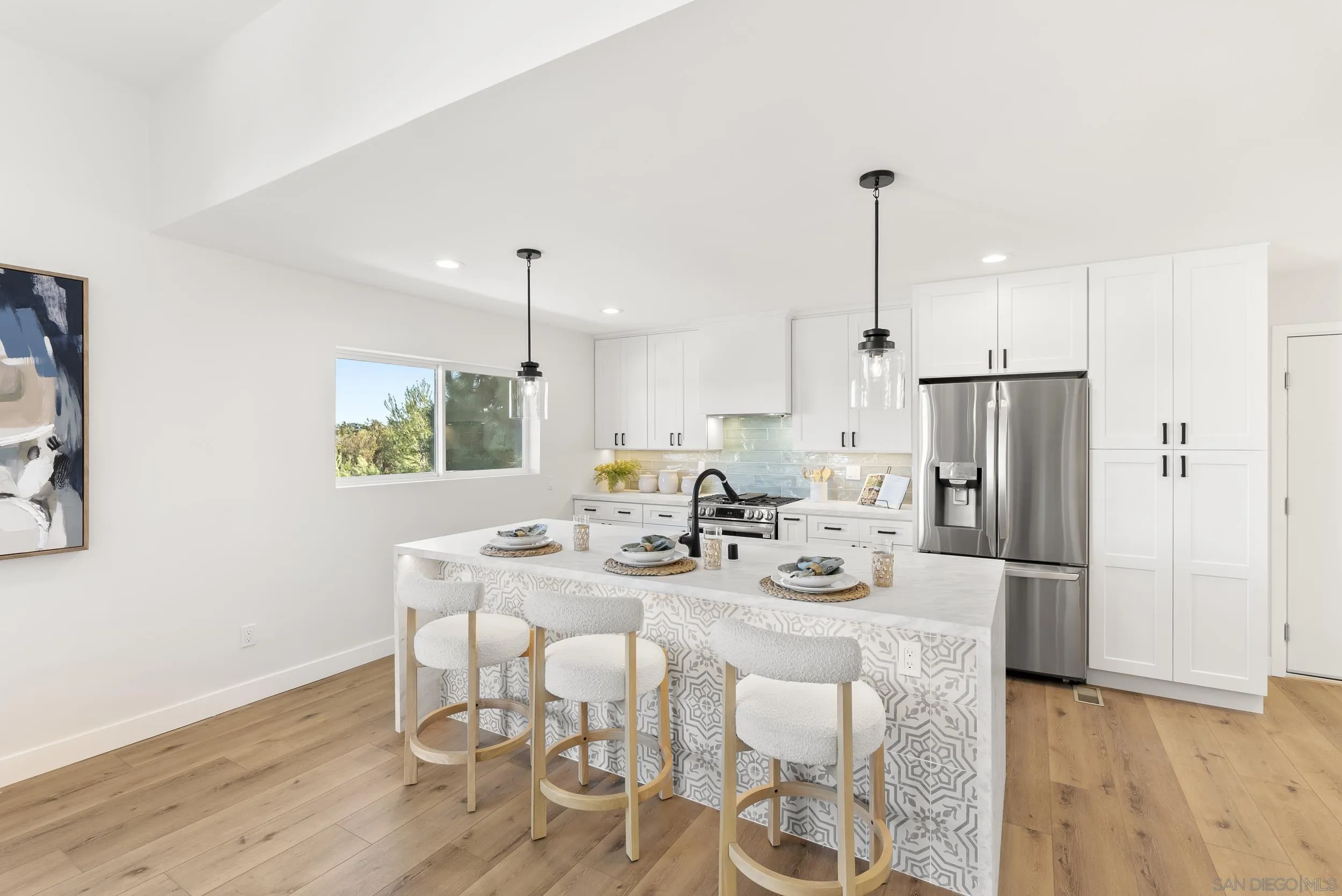https://cdn.realtyfeed.com/cdn/127/2600015/e7d5131cb5fd69be133750b88245c49b.webp