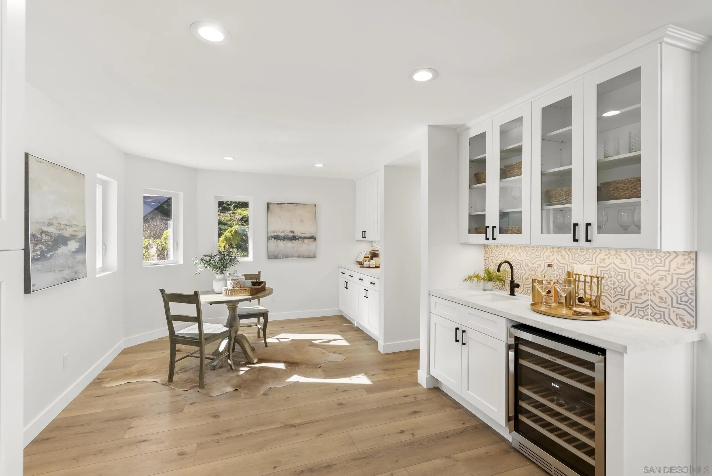 https://cdn.realtyfeed.com/cdn/127/2600015/f6f7356b98c44cf675468590251d57dc.webp