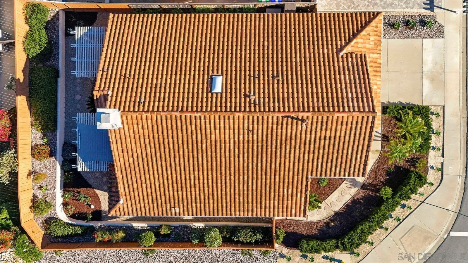 https://cdn.realtyfeed.com/cdn/127/260001501/5af93b308761e935461f77291face9d9.webp