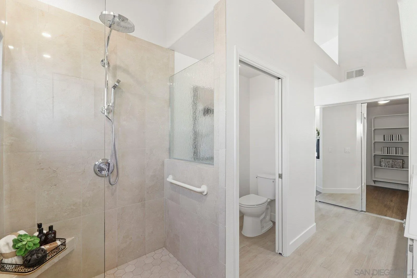 https://cdn.realtyfeed.com/cdn/127/260001501/b01f425cb0bebf9215082921be74b04b.webp