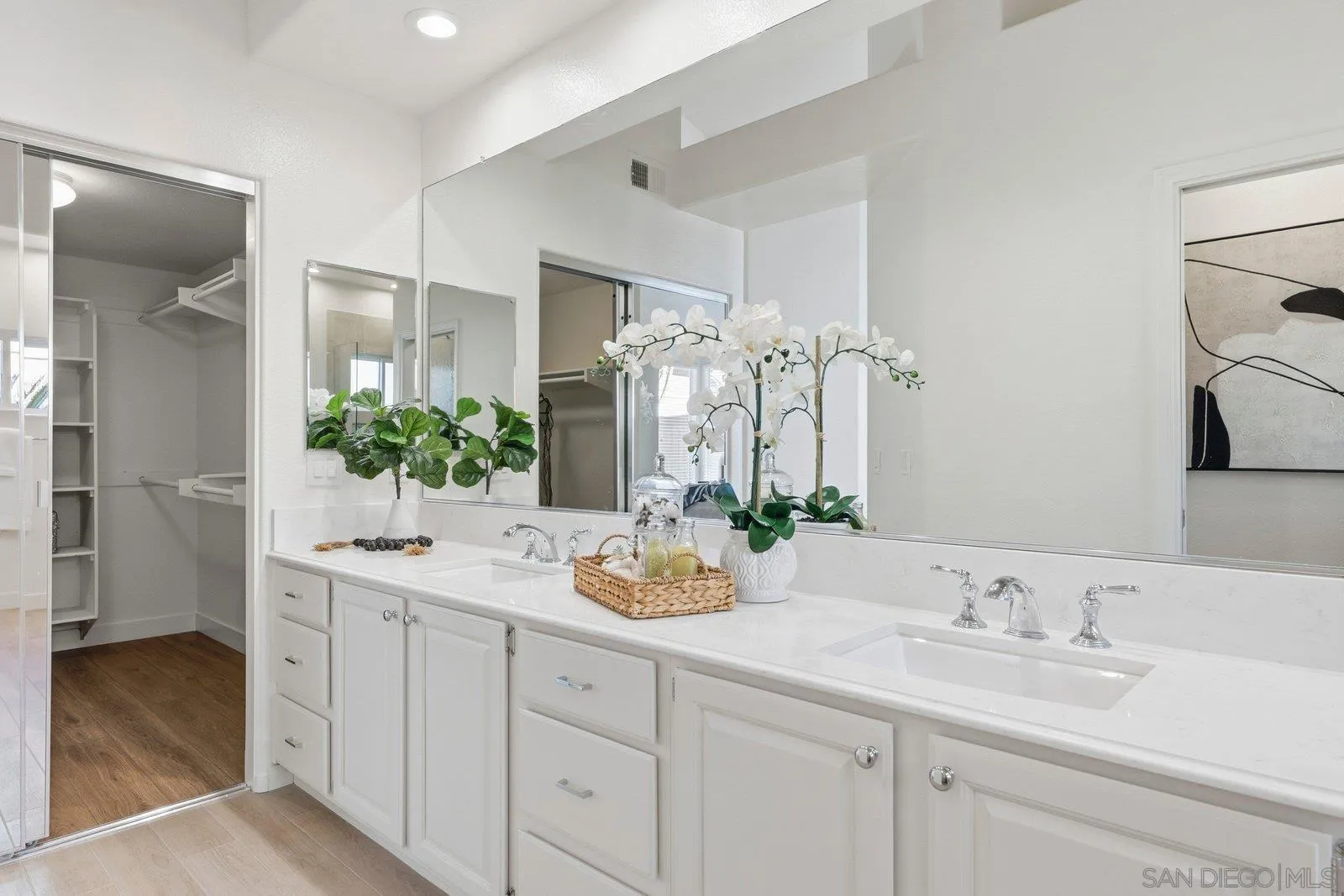 https://cdn.realtyfeed.com/cdn/127/260001501/f5533421b5246e035b3f3e79d226d645.webp