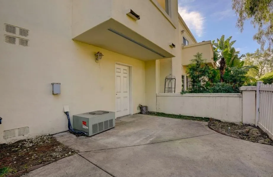 https://cdn.realtyfeed.com/cdn/127/260001502/56277d75451b8825430e0d13a45384fd.webp