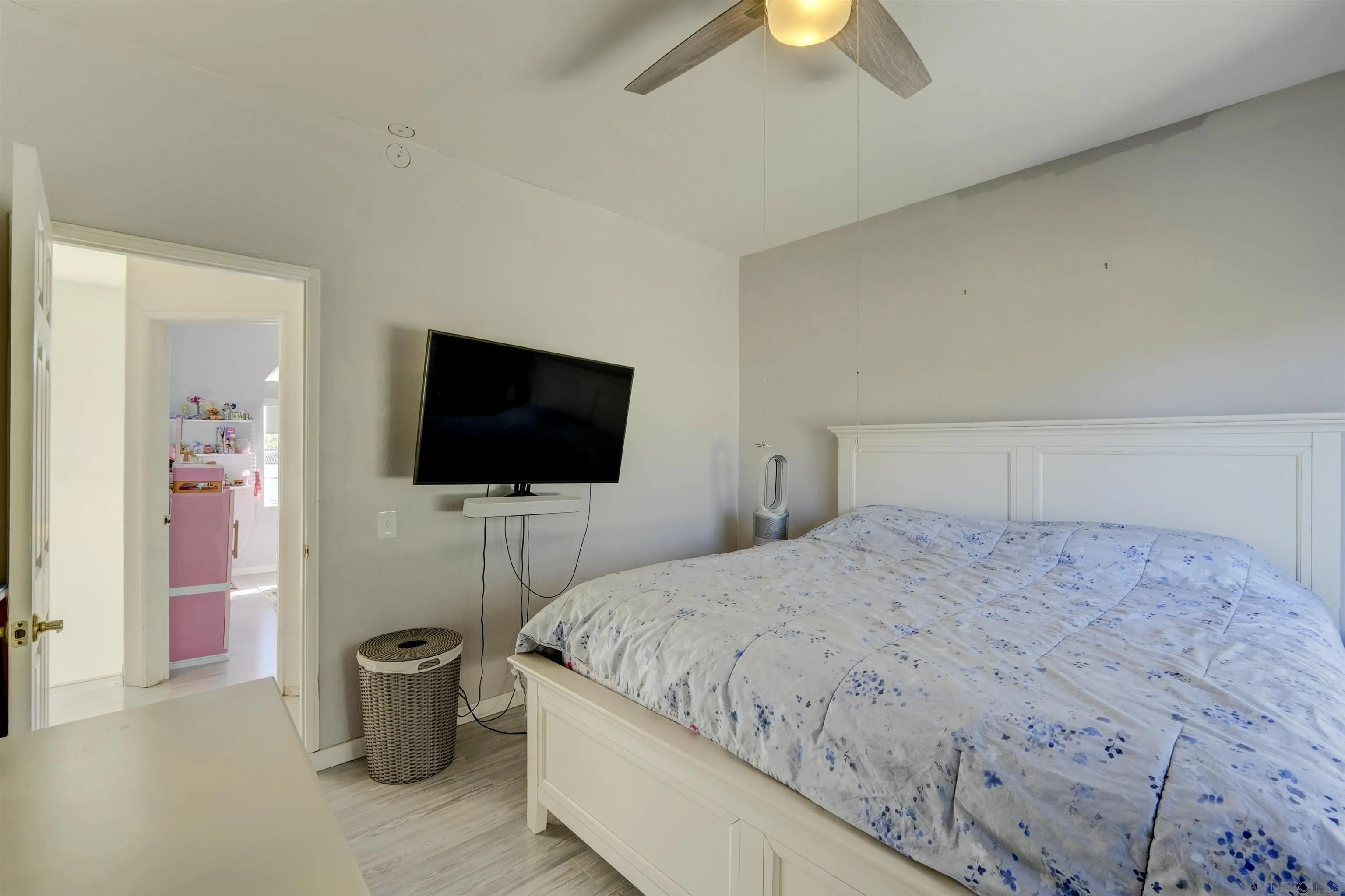 https://cdn.realtyfeed.com/cdn/127/260001502/75d7b930fed24a495d72c859ae0b12a2.webp