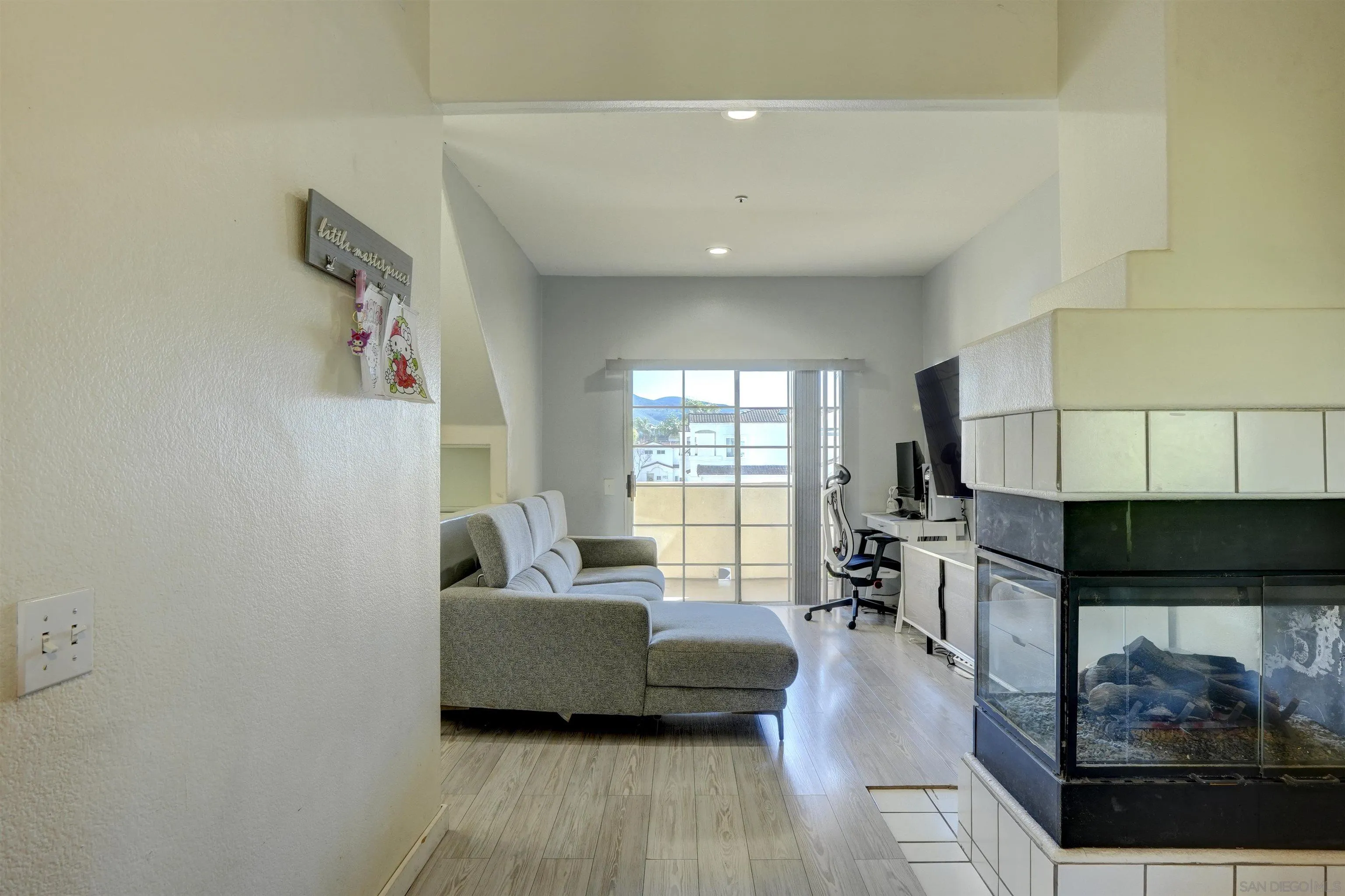 https://cdn.realtyfeed.com/cdn/127/260001502/878e56d6e69b32d91b89c1a759072803.webp