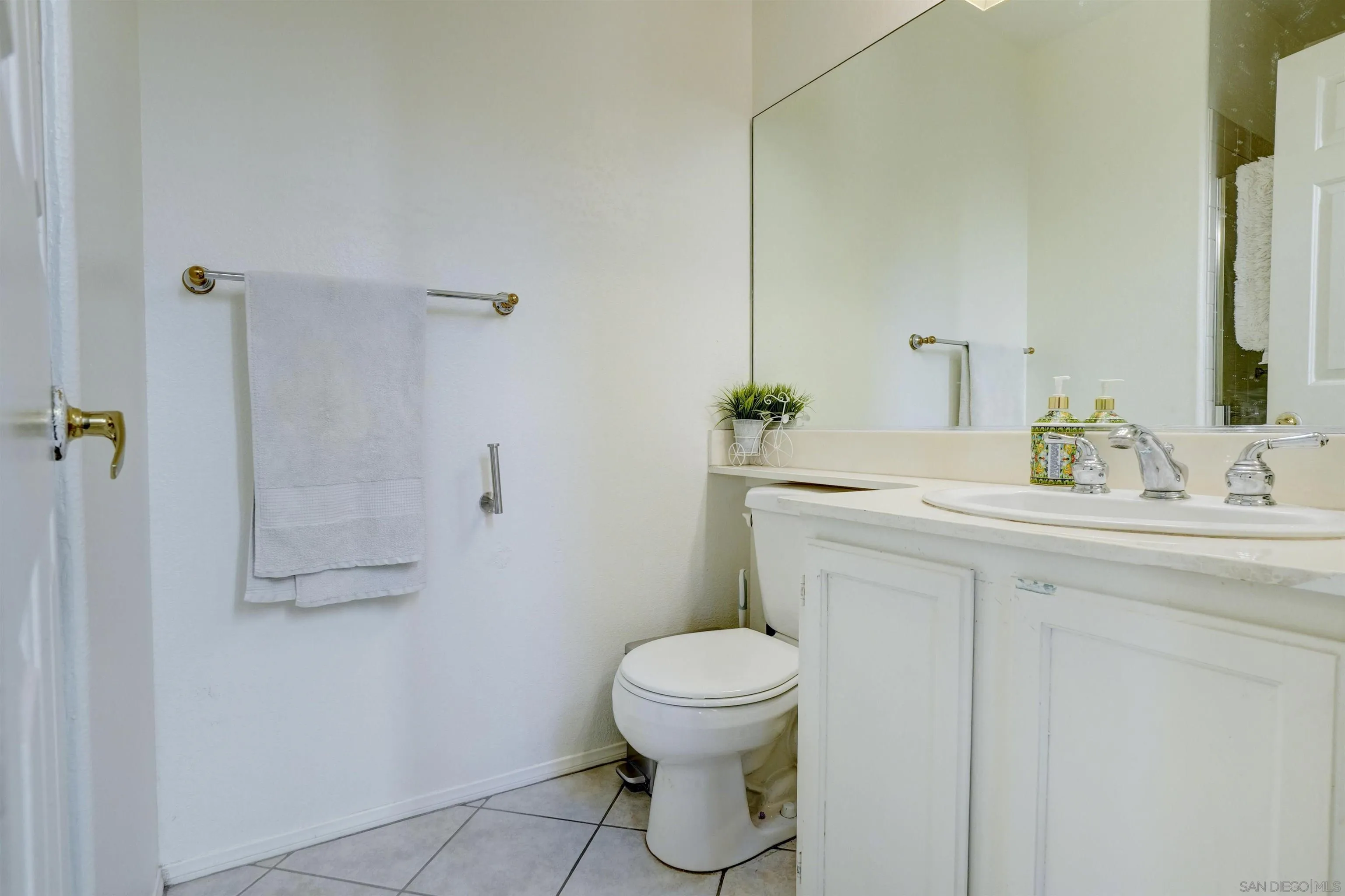 https://cdn.realtyfeed.com/cdn/127/260001502/91fa55239450f30fb606e9298efa7acc.webp