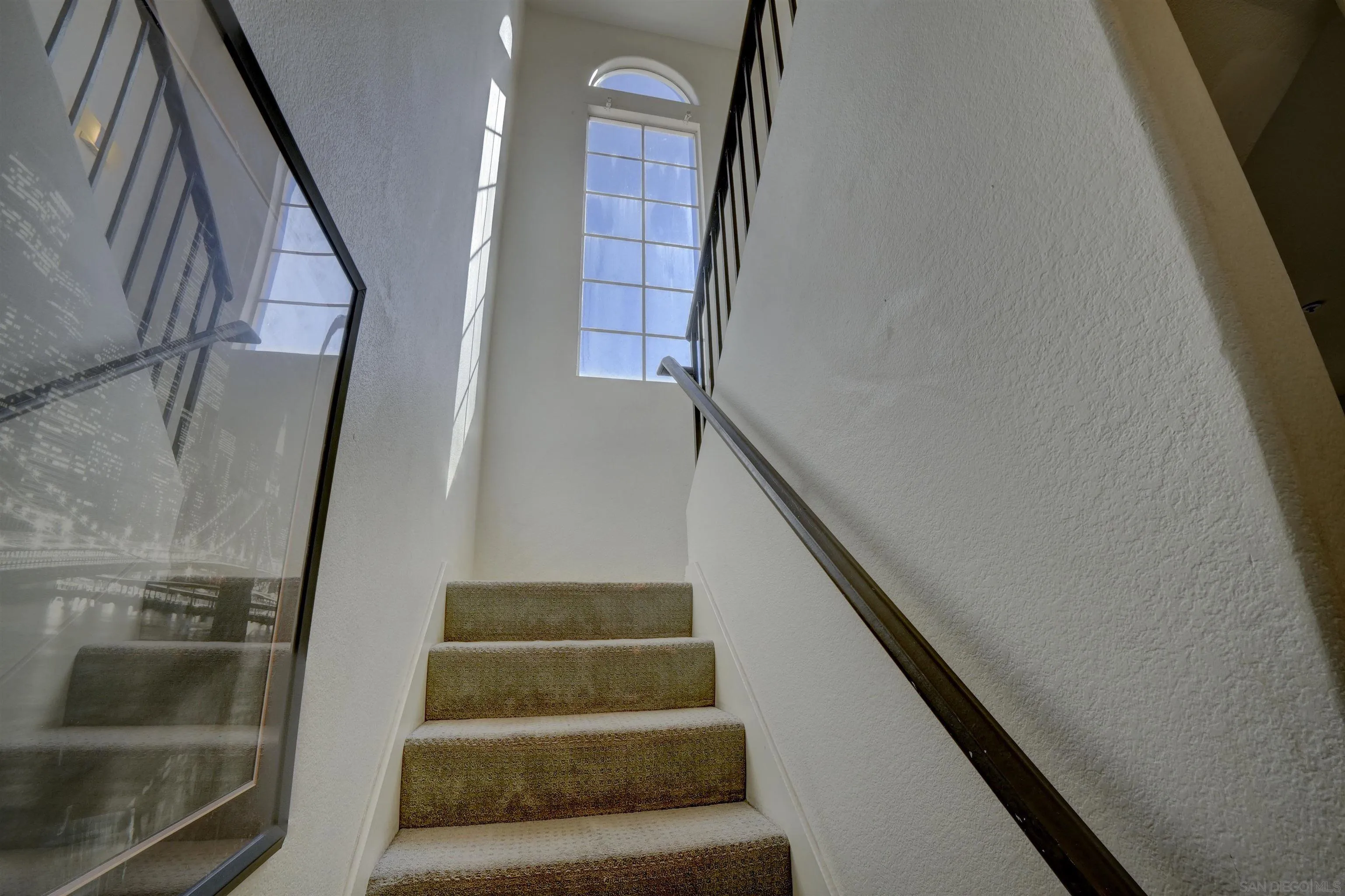 https://cdn.realtyfeed.com/cdn/127/260001502/d1d3b6919699fcf8554df22e0f19ce91.webp