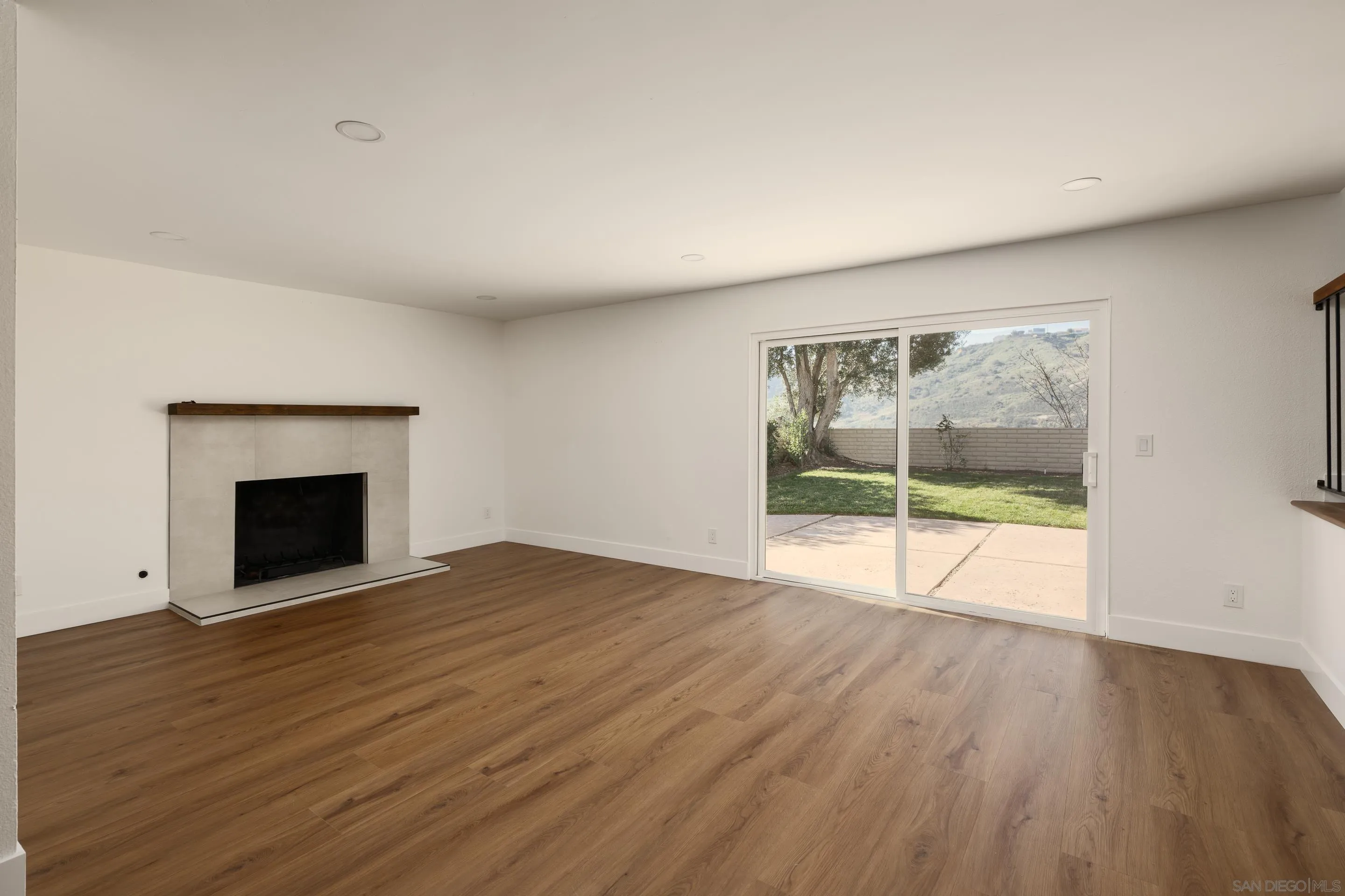 https://cdn.realtyfeed.com/cdn/127/260001507/48ec58f0a42b85de90169b9b8b19a6b7.webp