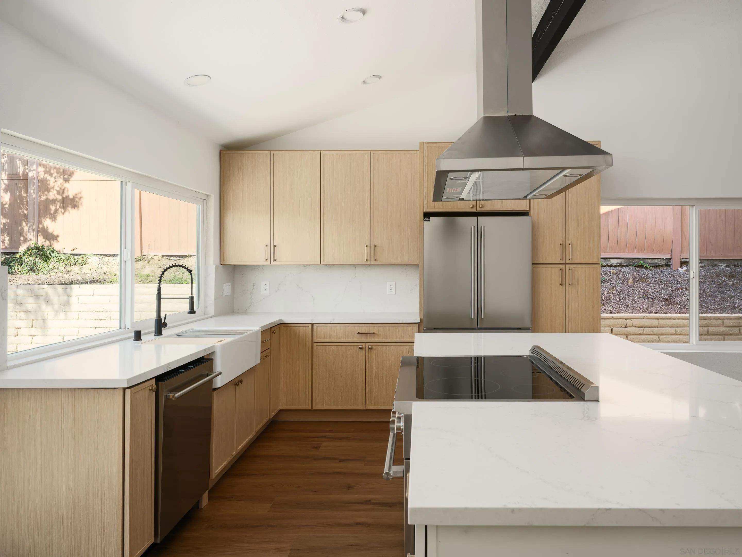 https://cdn.realtyfeed.com/cdn/127/260001507/ec03ae914784a3de67528c70ee16841b.webp