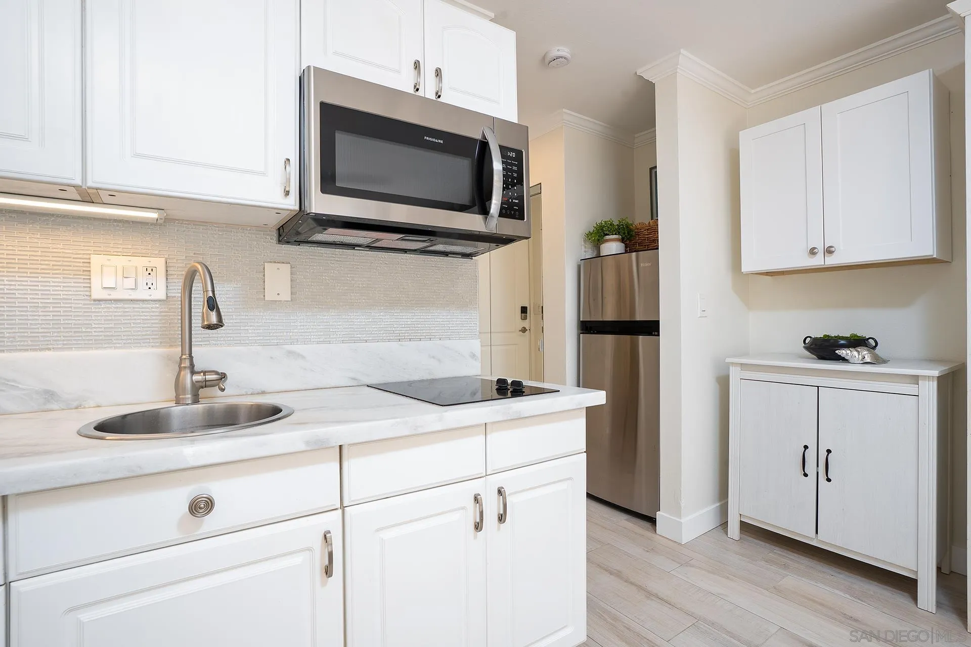 https://cdn.realtyfeed.com/cdn/127/260001510/2a98646c6318aa0baba23af309c9d093.webp