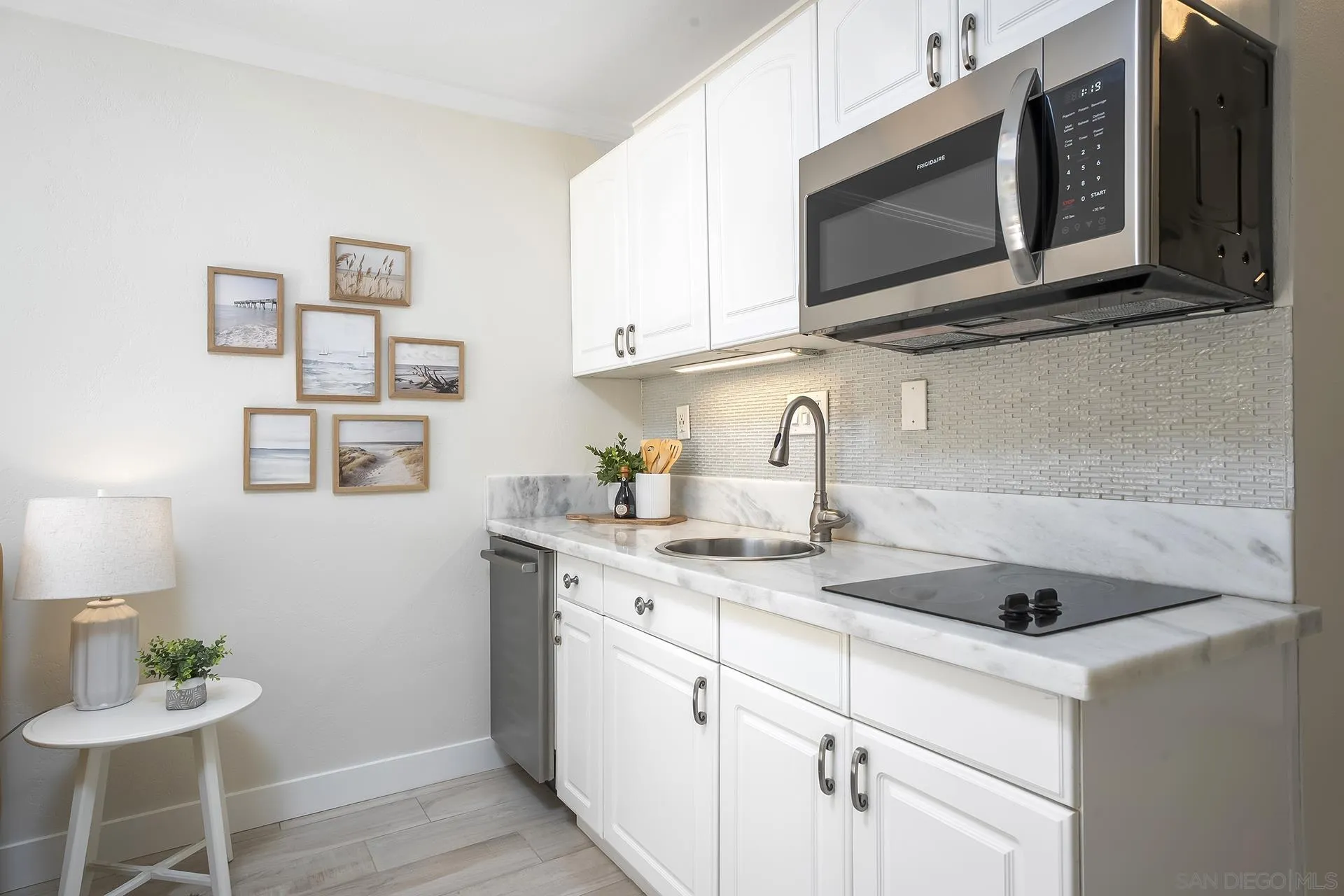 https://cdn.realtyfeed.com/cdn/127/260001510/472592293c90d7553d6f5216e14bf7fb.webp