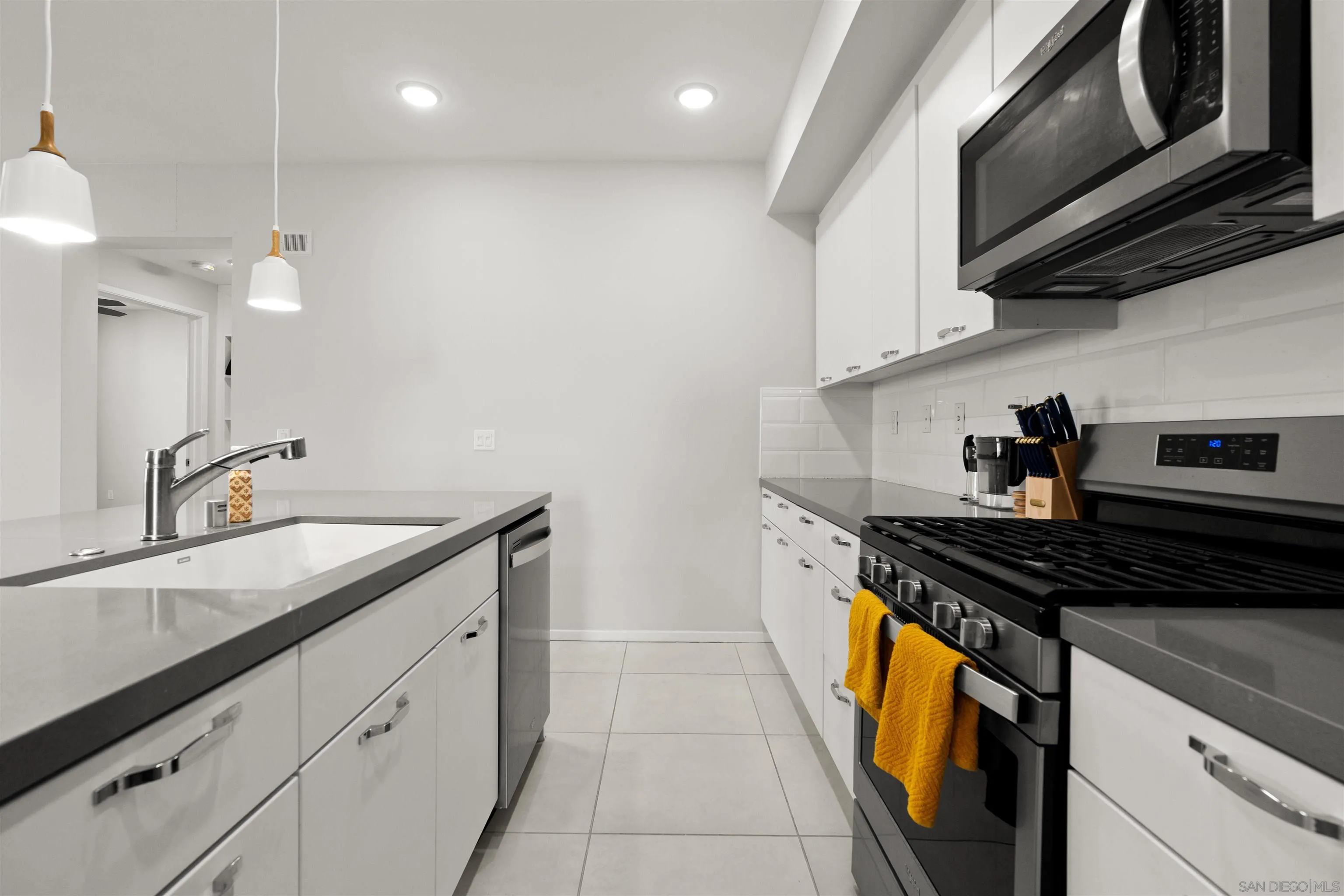 Photo #15: 260001511 Listing: Photo #15