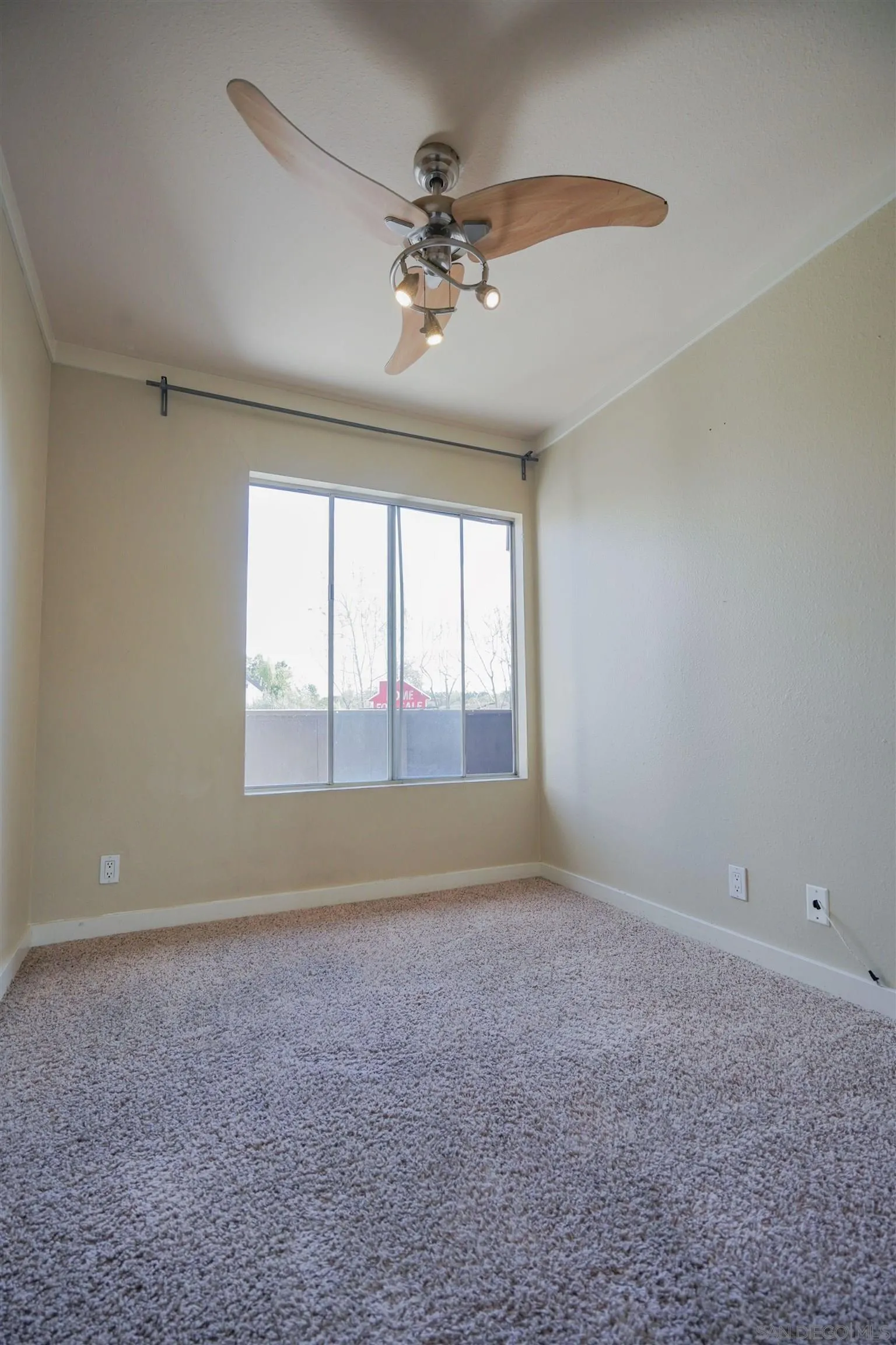 https://cdn.realtyfeed.com/cdn/127/260001518/c8657a365d5d9f3078d18ec8f4645918.webp
