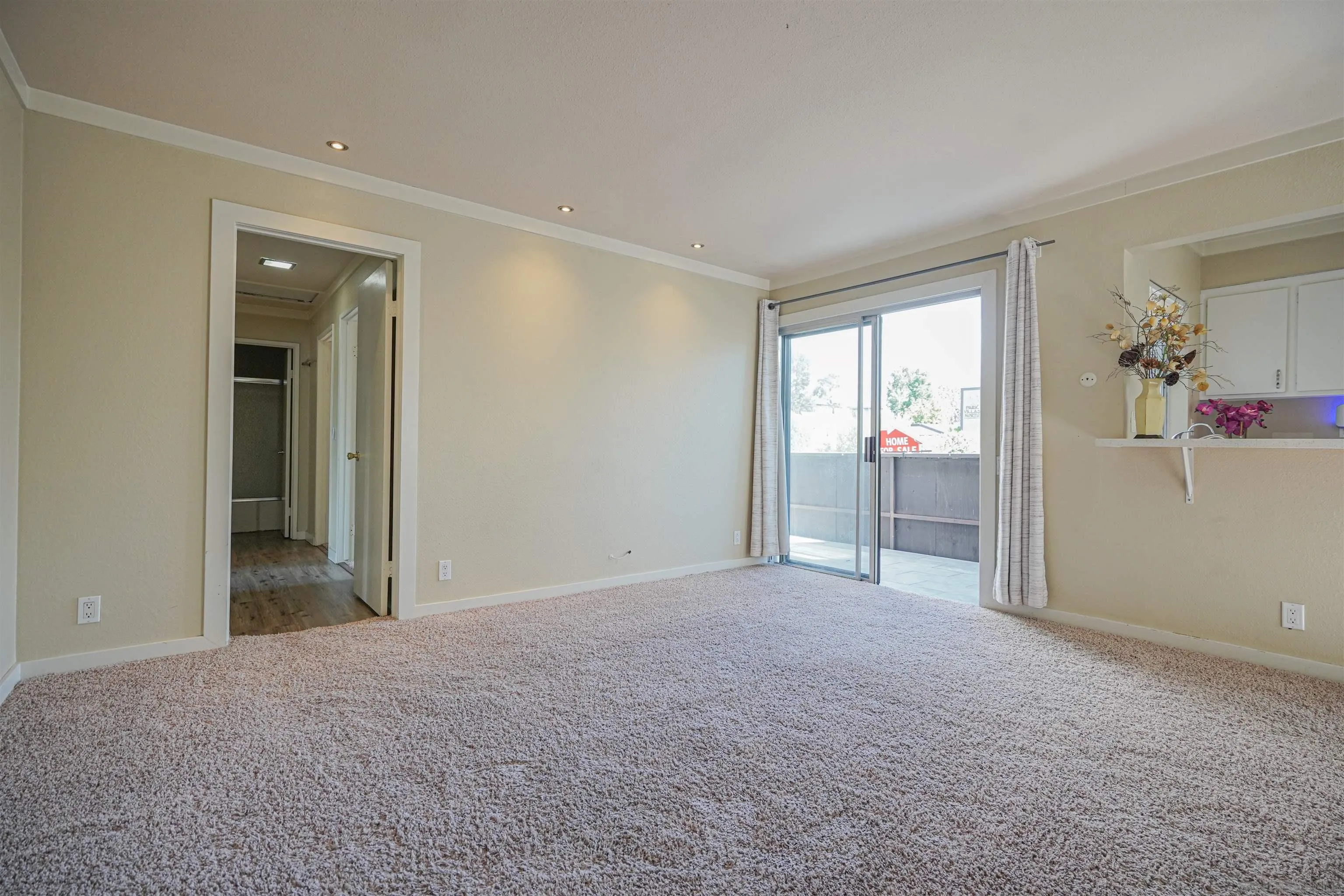 https://cdn.realtyfeed.com/cdn/127/260001518/dda647384502cd44944ec8d146a794a8.webp