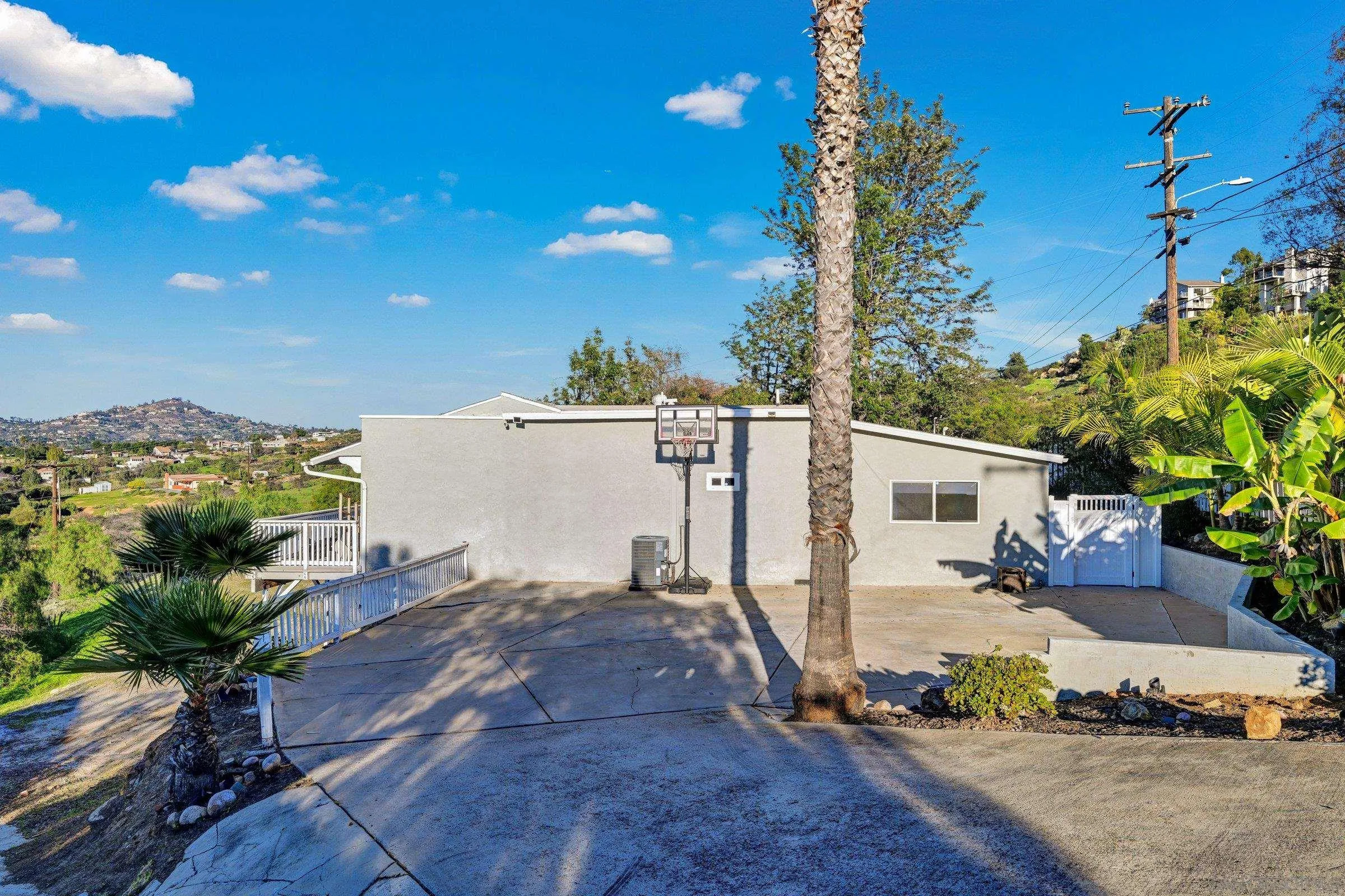https://cdn.realtyfeed.com/cdn/127/260001519/1f7e9c8785a2235e5677ce1c97aa1992.webp