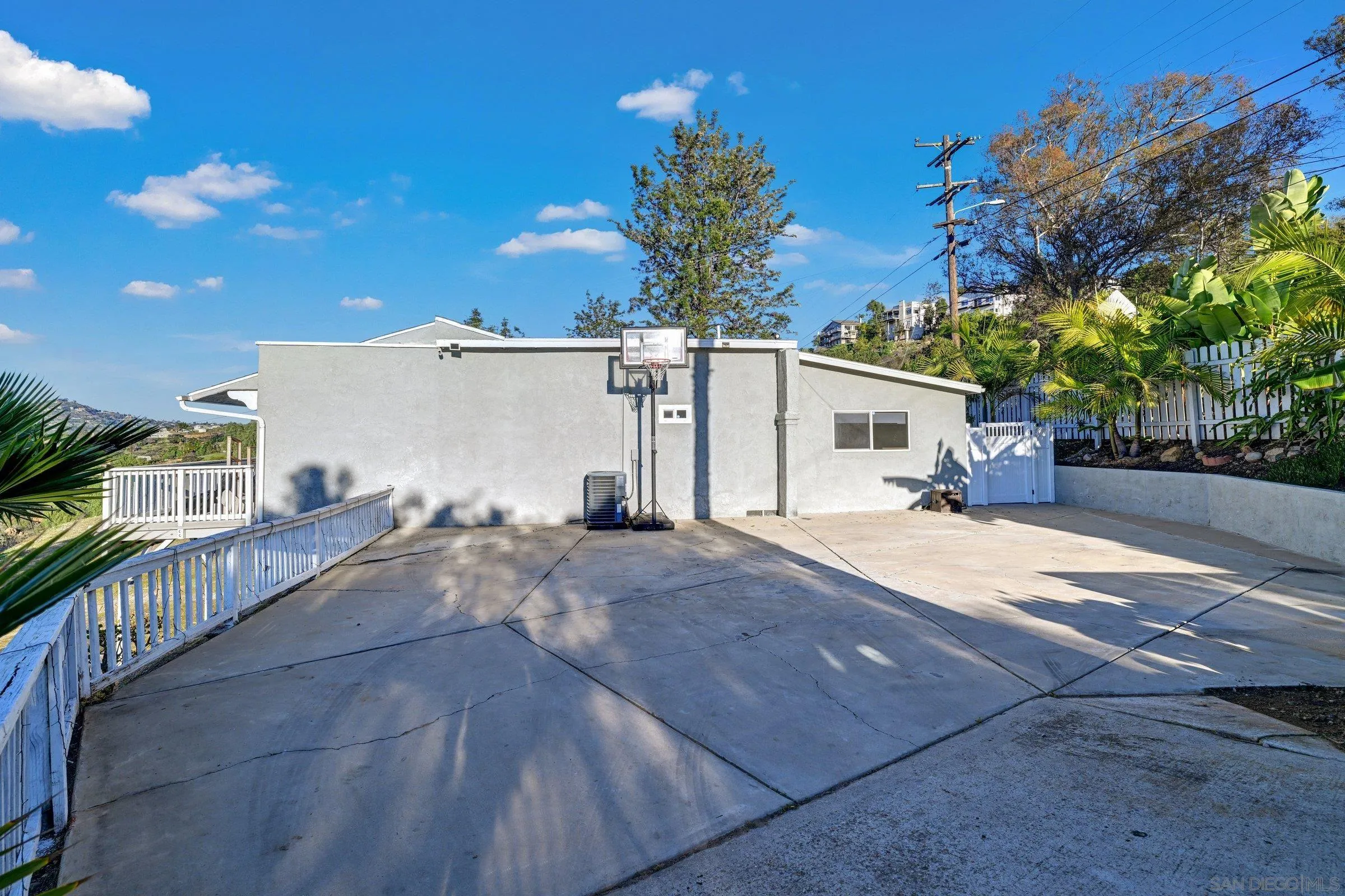 https://cdn.realtyfeed.com/cdn/127/260001519/2c7ad7a200a5501379d629e07c7fa19d.webp