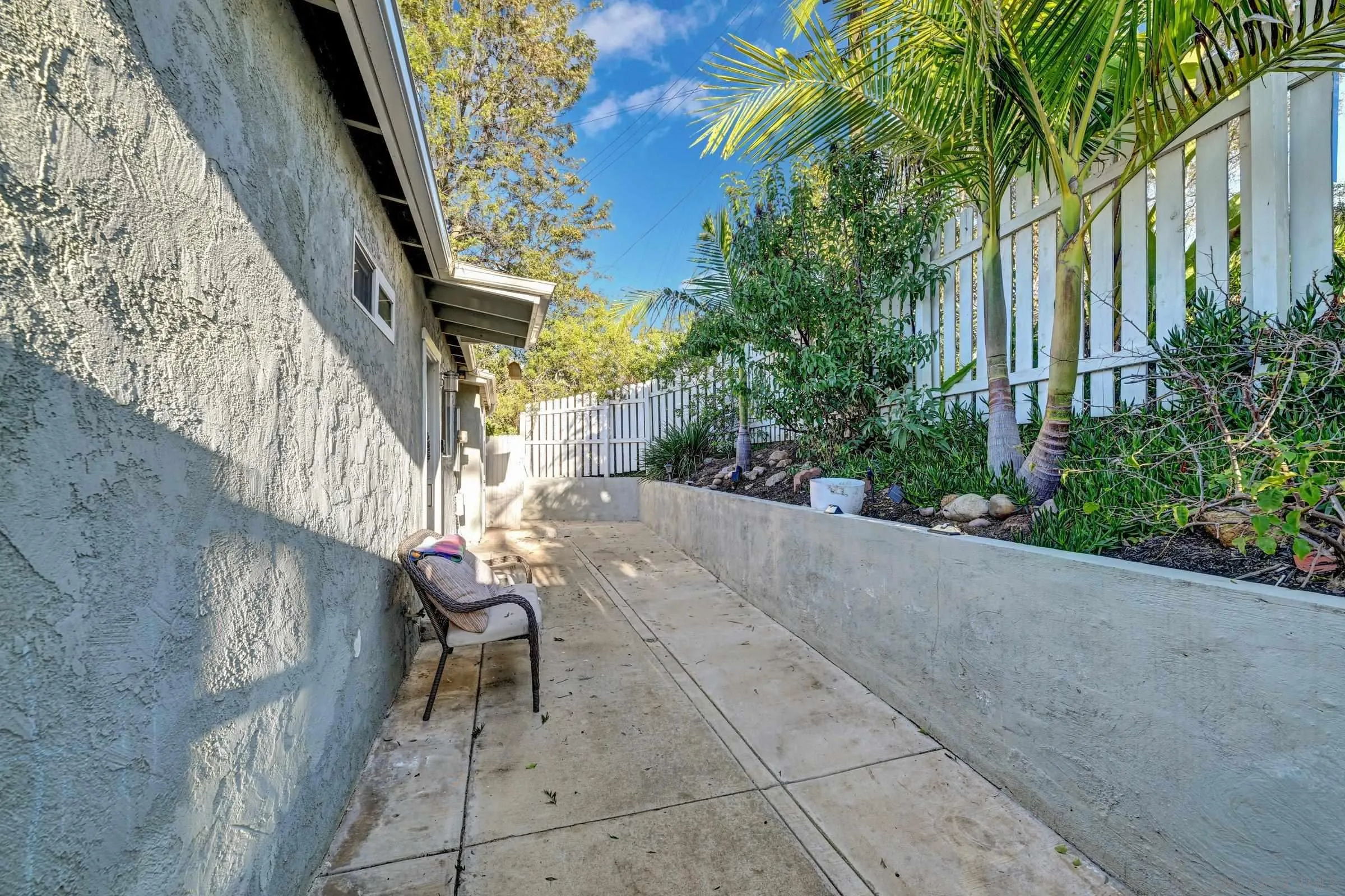 https://cdn.realtyfeed.com/cdn/127/260001519/3feb2d7829e58cb9248adfd95974ce14.webp