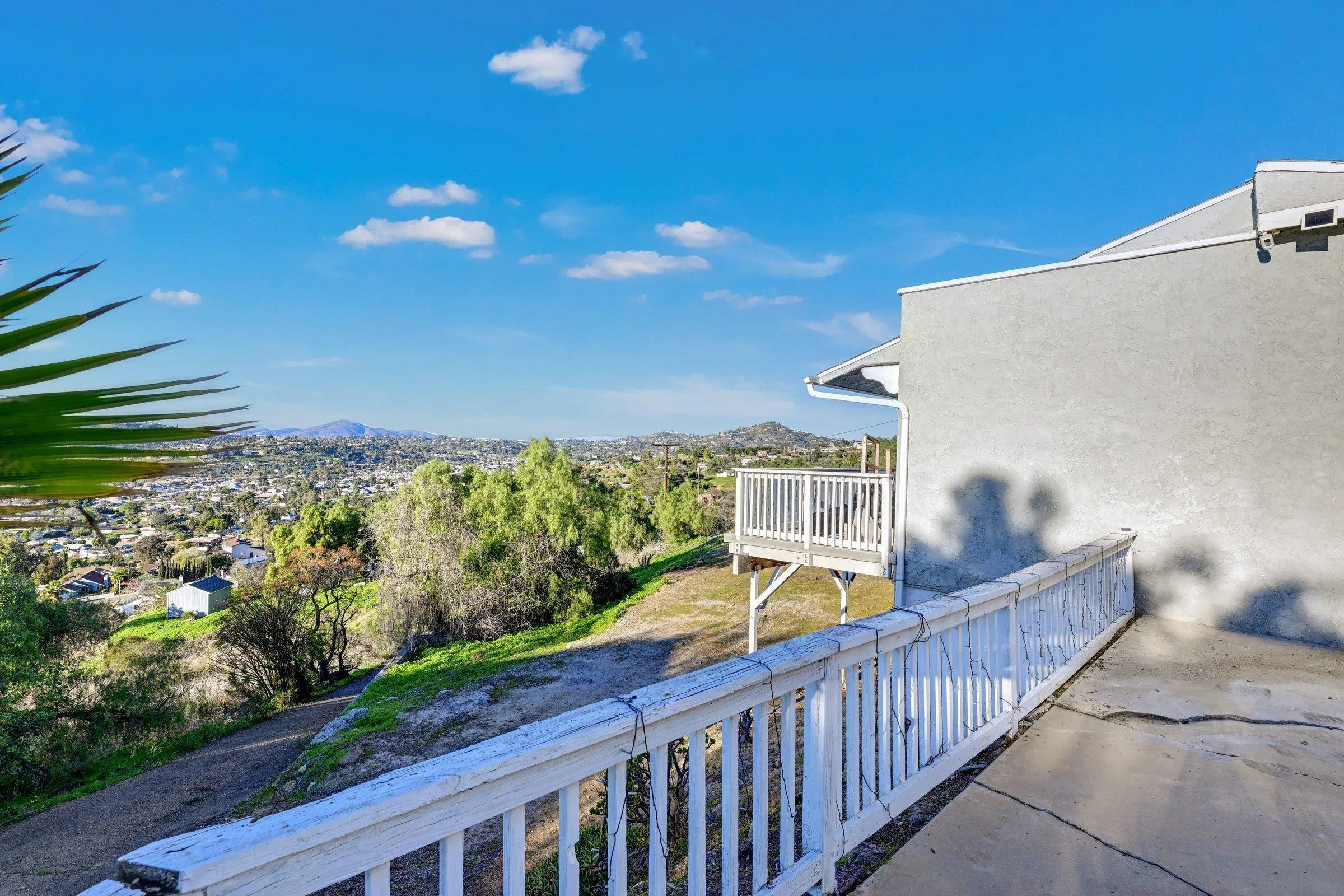 https://cdn.realtyfeed.com/cdn/127/260001519/485052f31f688302a8a1da639f79759c.webp