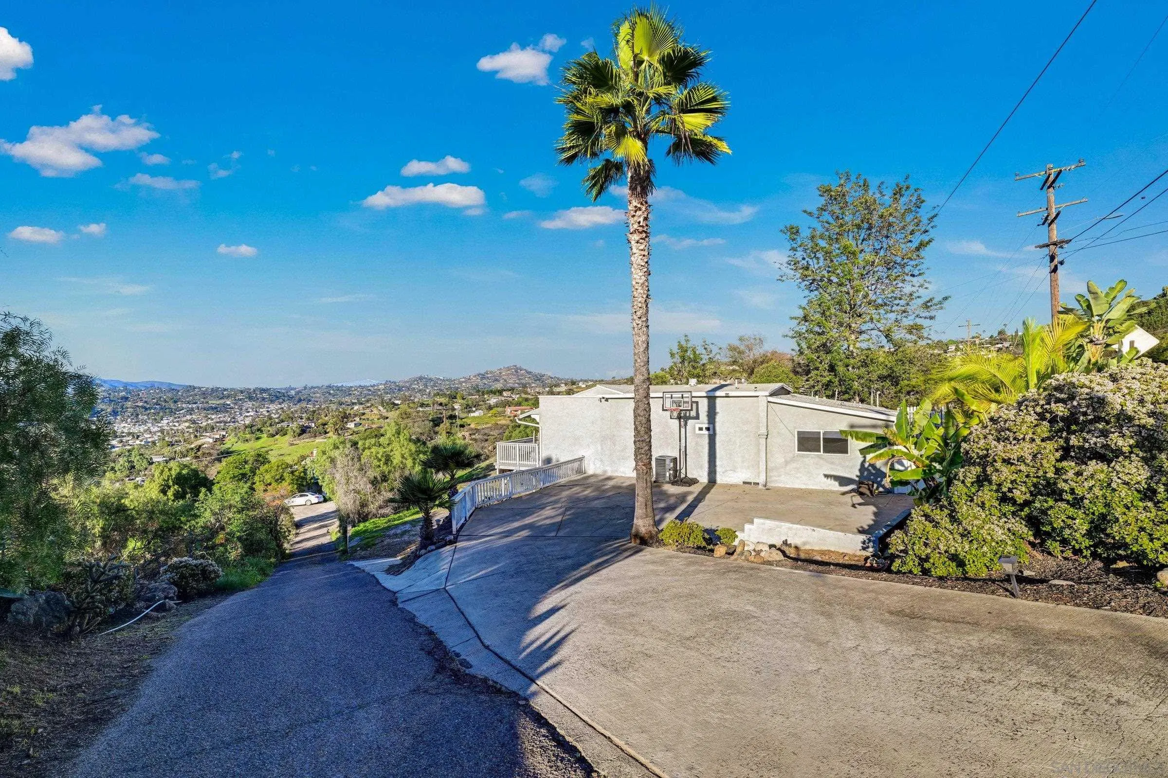 https://cdn.realtyfeed.com/cdn/127/260001519/48b420f8479c71dc9b66e60b8e13a140.webp