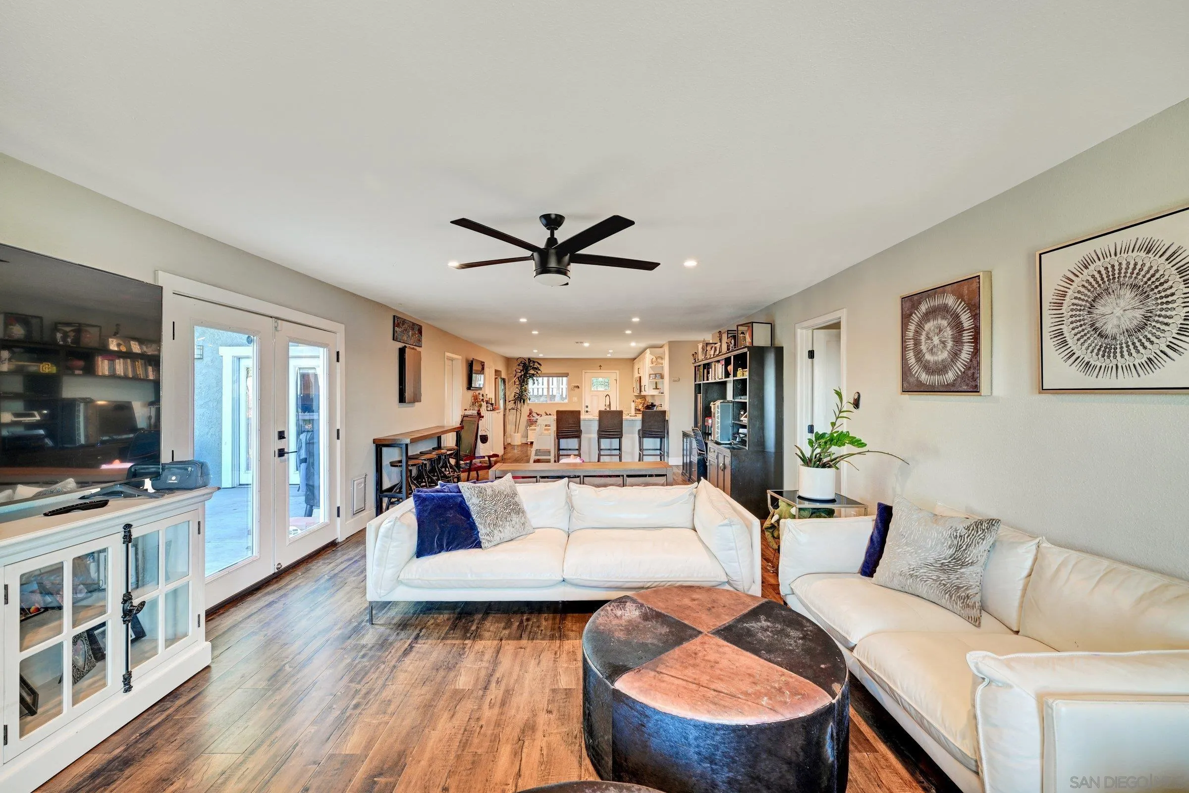 https://cdn.realtyfeed.com/cdn/127/260001519/aef58f90006765c26a2c6c322a5108ab.webp
