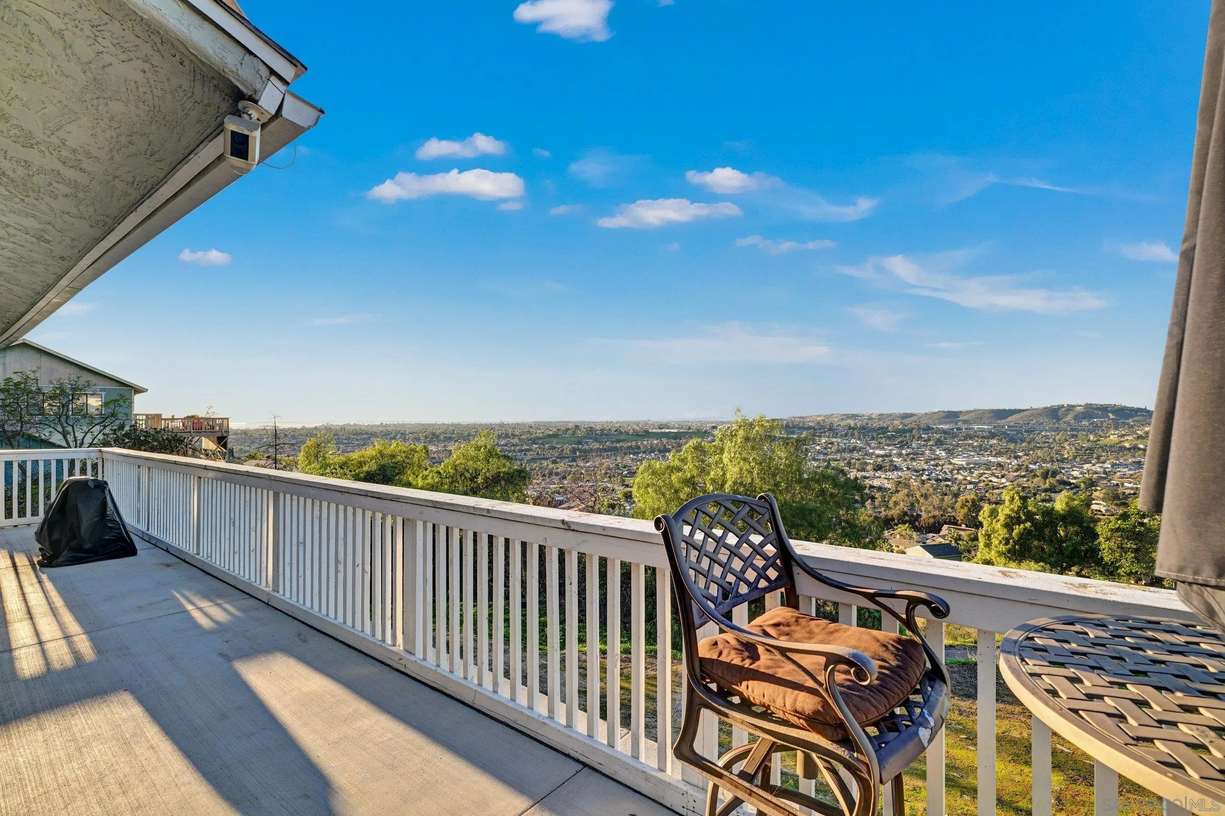 https://cdn.realtyfeed.com/cdn/127/260001519/c483836469e7f1b4b1d74881c3db2e77.webp