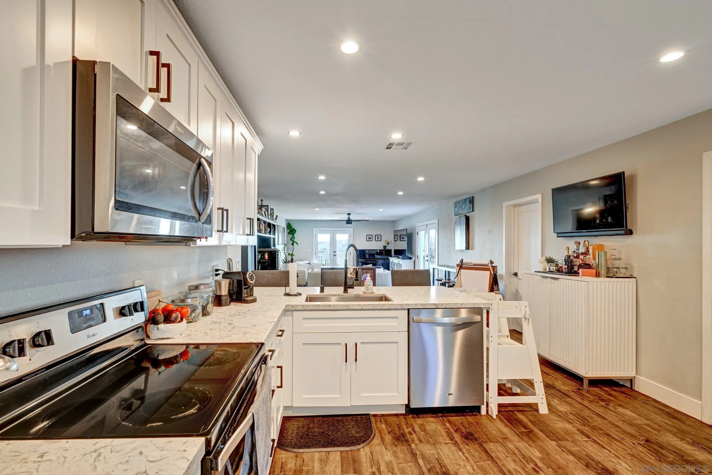 https://cdn.realtyfeed.com/cdn/127/260001519/f4fcdb9d6a9ded0964f59d291c959acf.webp