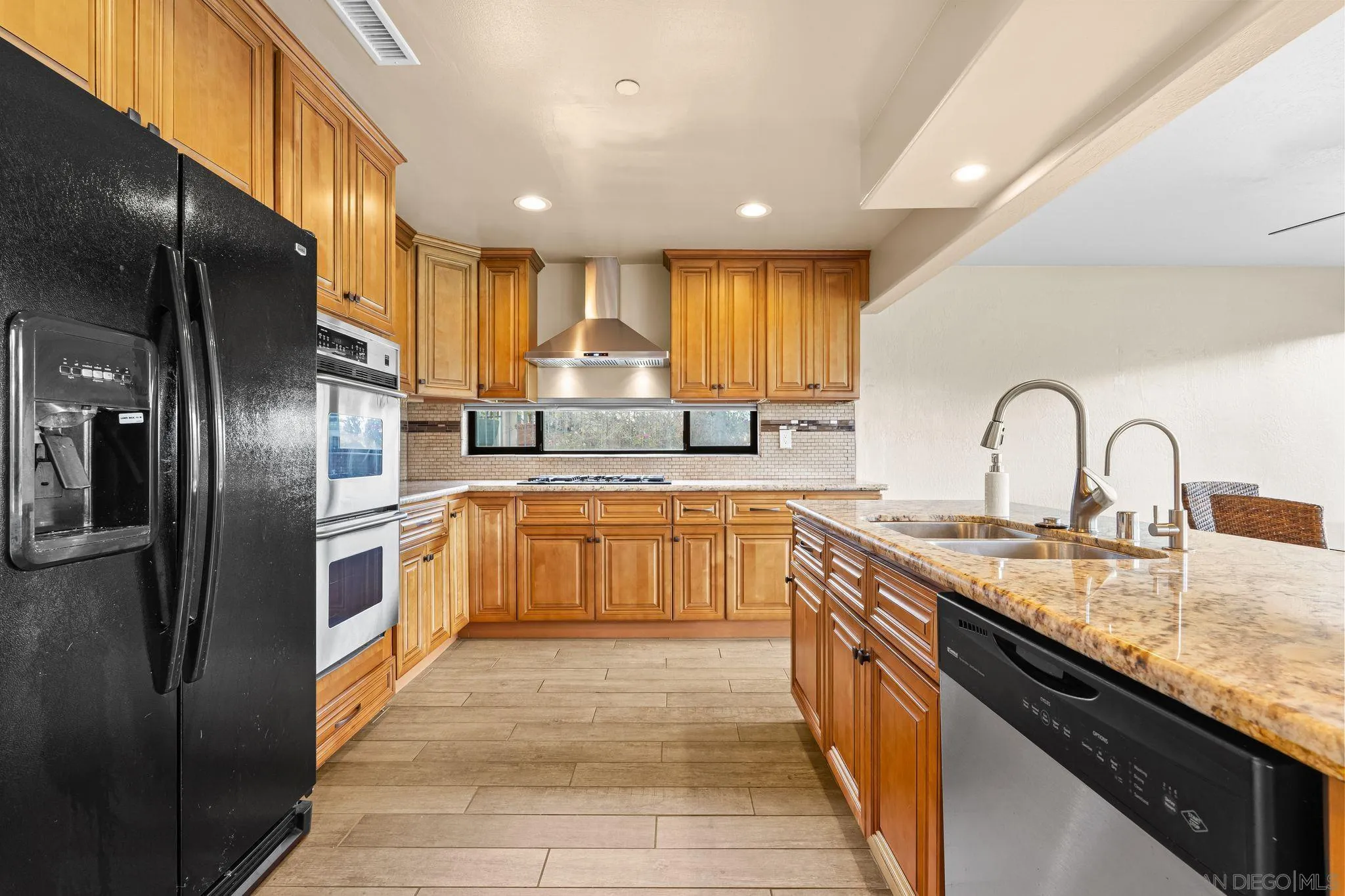 https://cdn.realtyfeed.com/cdn/127/260001522/631742fae5dd011d476c695182d11804.webp