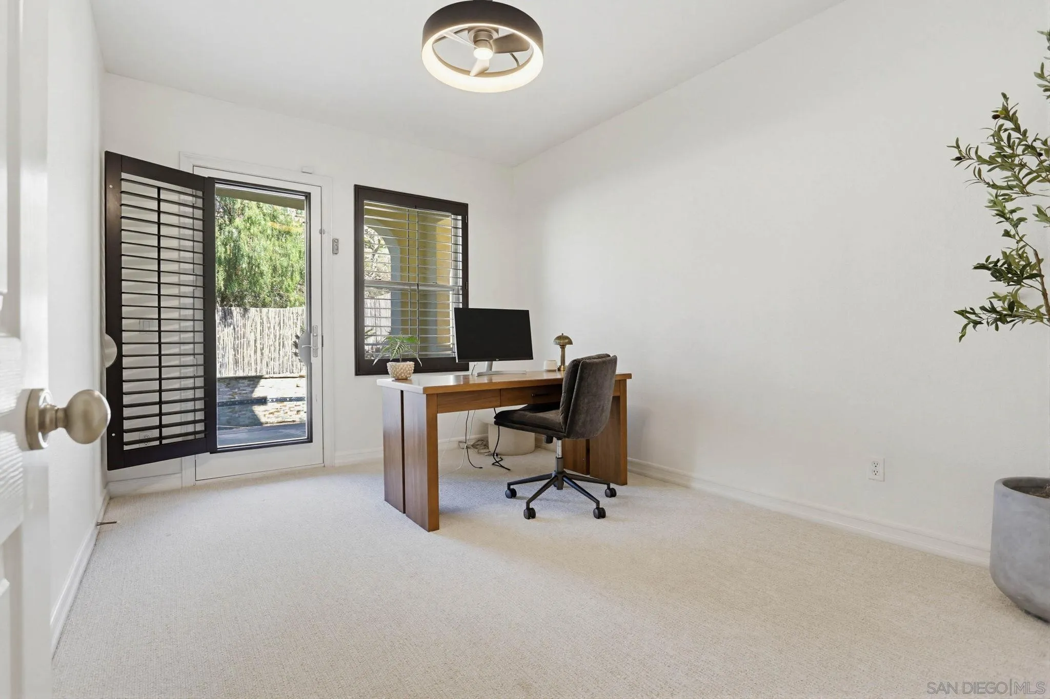 https://cdn.realtyfeed.com/cdn/127/260001525/2a42a11e868896e64a137f096a236aba.webp