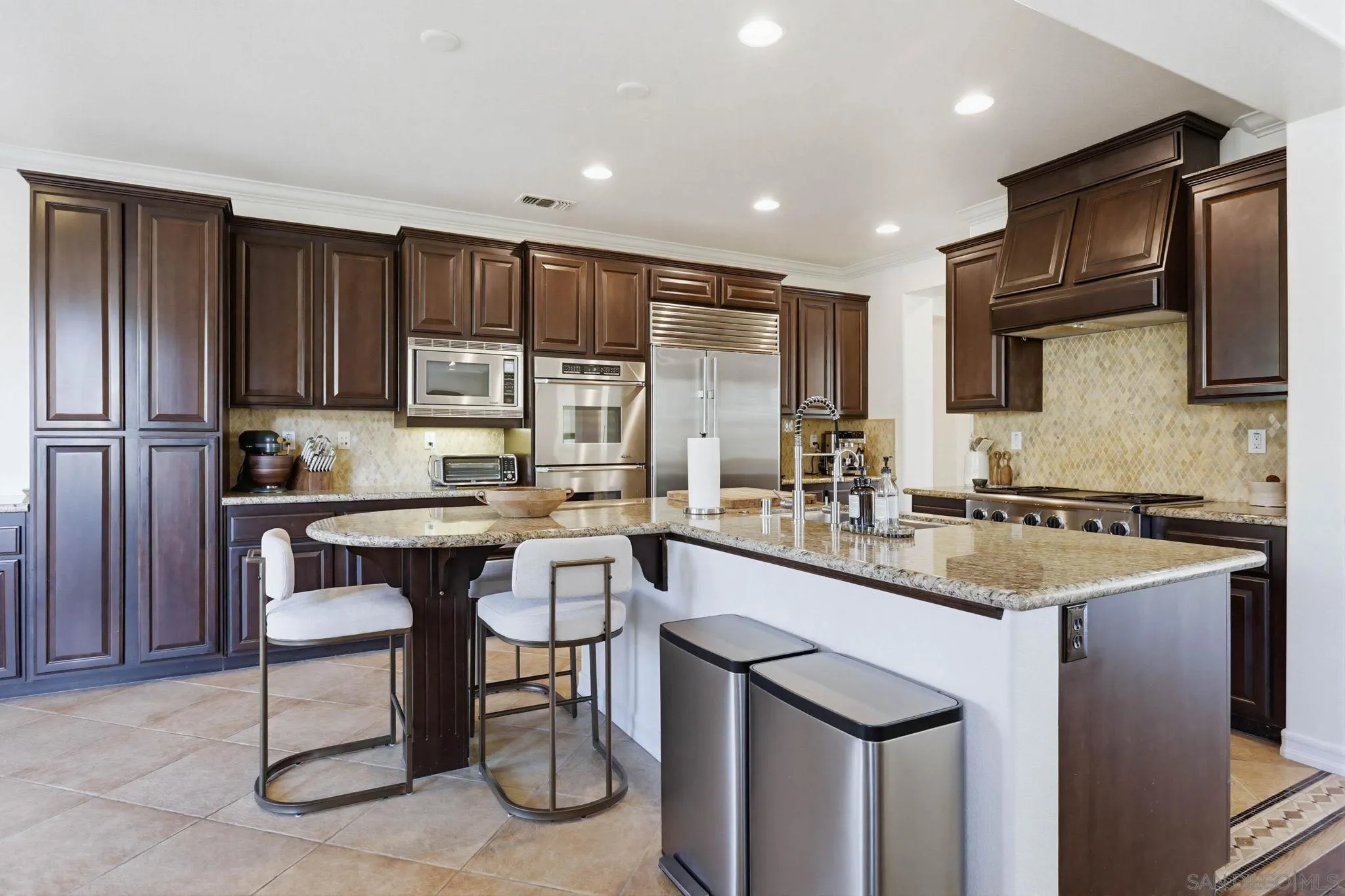 https://cdn.realtyfeed.com/cdn/127/260001525/3f8c5c39150064e1d1f0a4618b40a4e2.webp