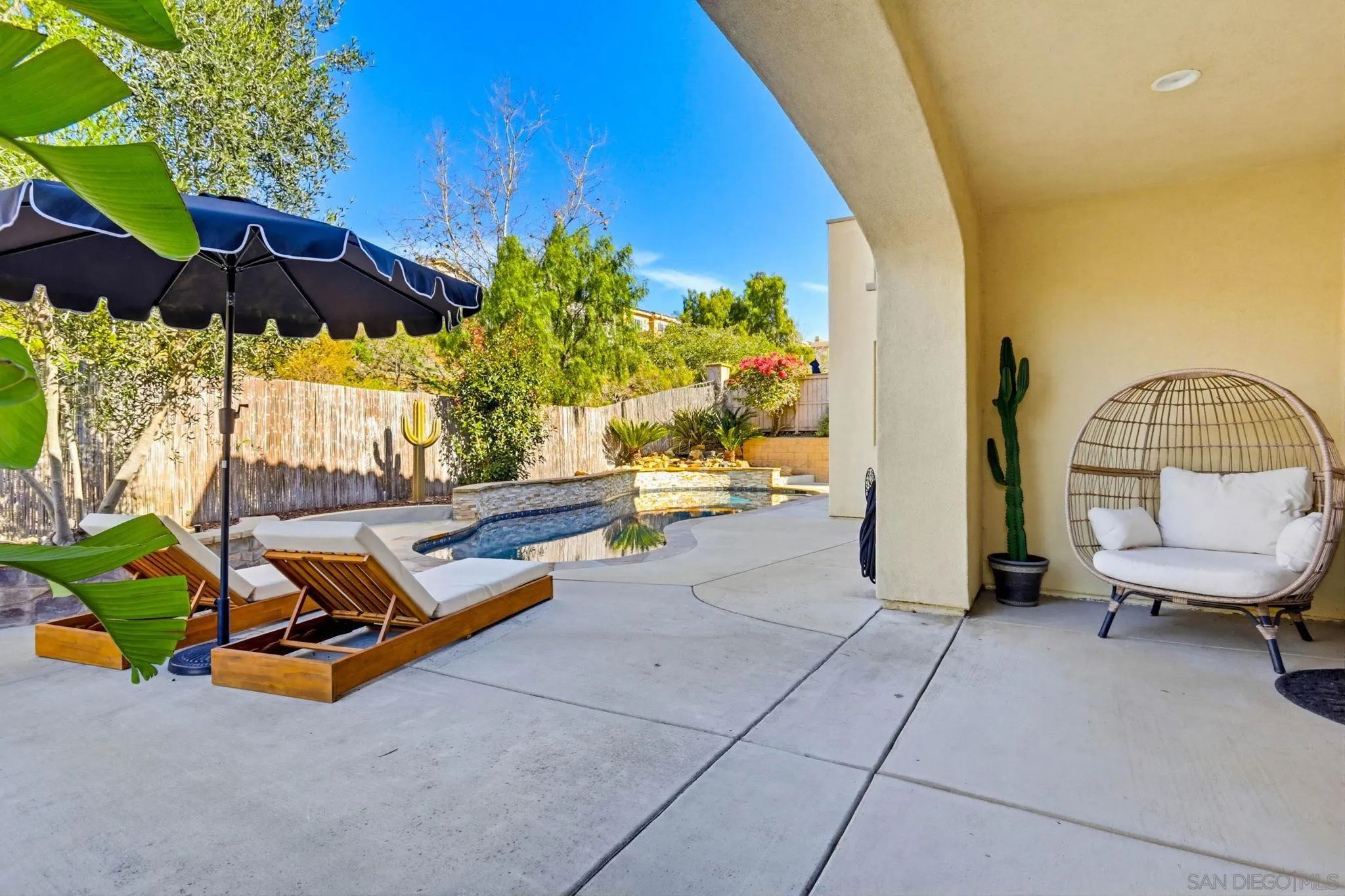 https://cdn.realtyfeed.com/cdn/127/260001525/e47e746cf0391f5b3067309808a6dec2.webp