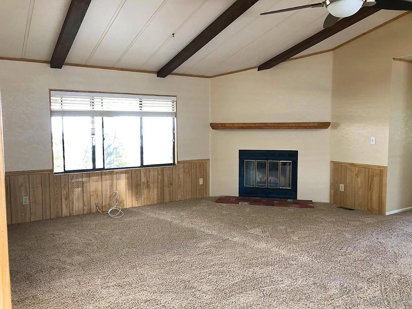 https://cdn.realtyfeed.com/cdn/127/260001528/cb888324d7468497a157732b387484f2.webp