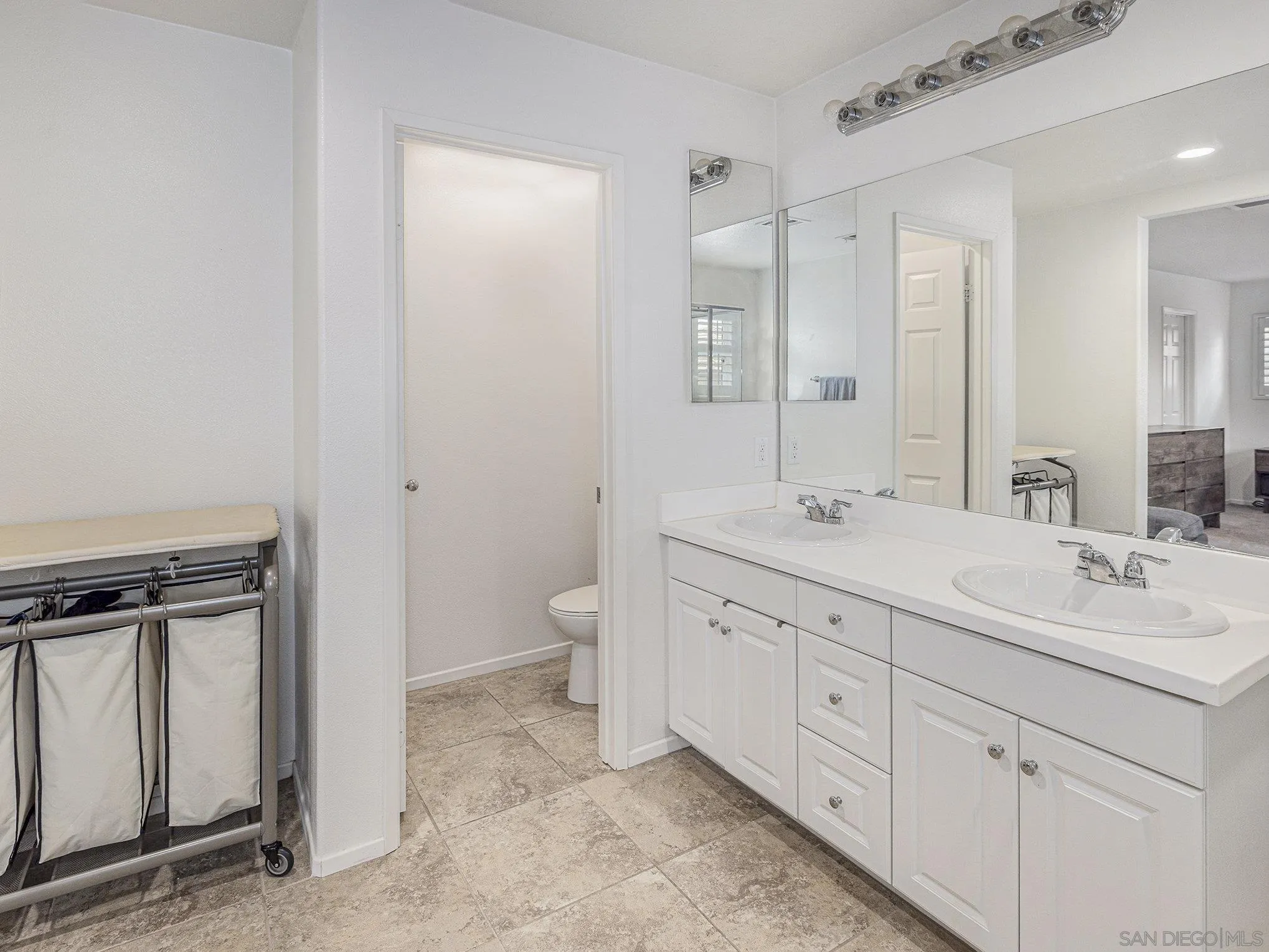 https://cdn.realtyfeed.com/cdn/127/260001530/acc5e6380f94c7288909be95ee72564a.webp