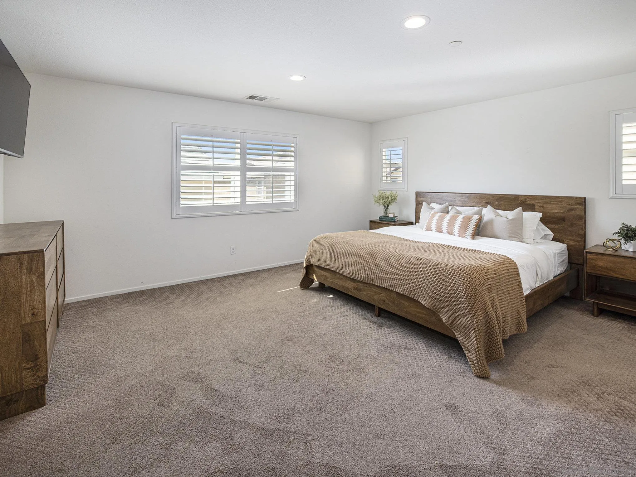 https://cdn.realtyfeed.com/cdn/127/260001530/bea697fac9d040830d069f5ebaa86f8c.webp
