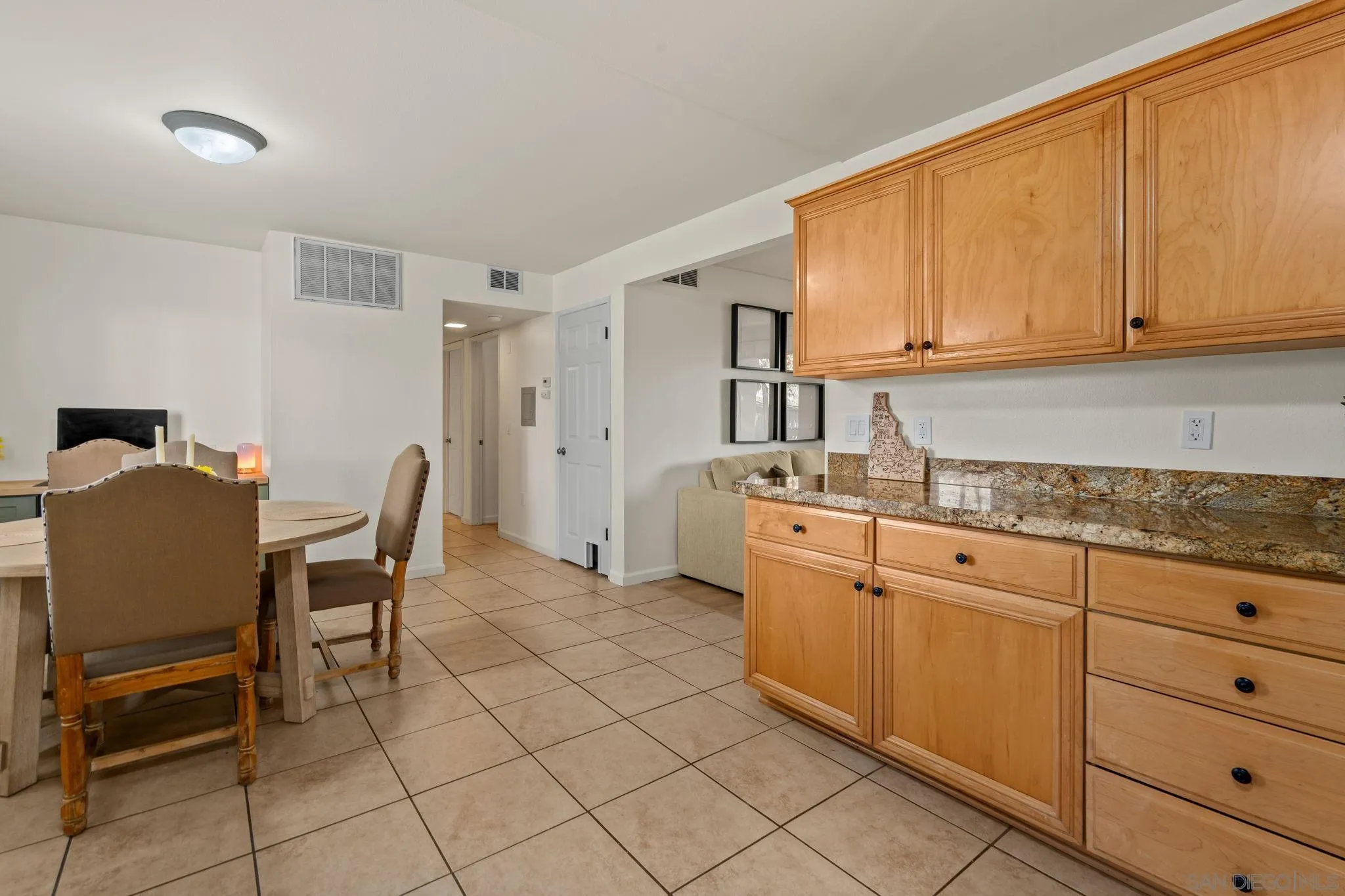 Photo #8: 260001534 Listing: Photo #8