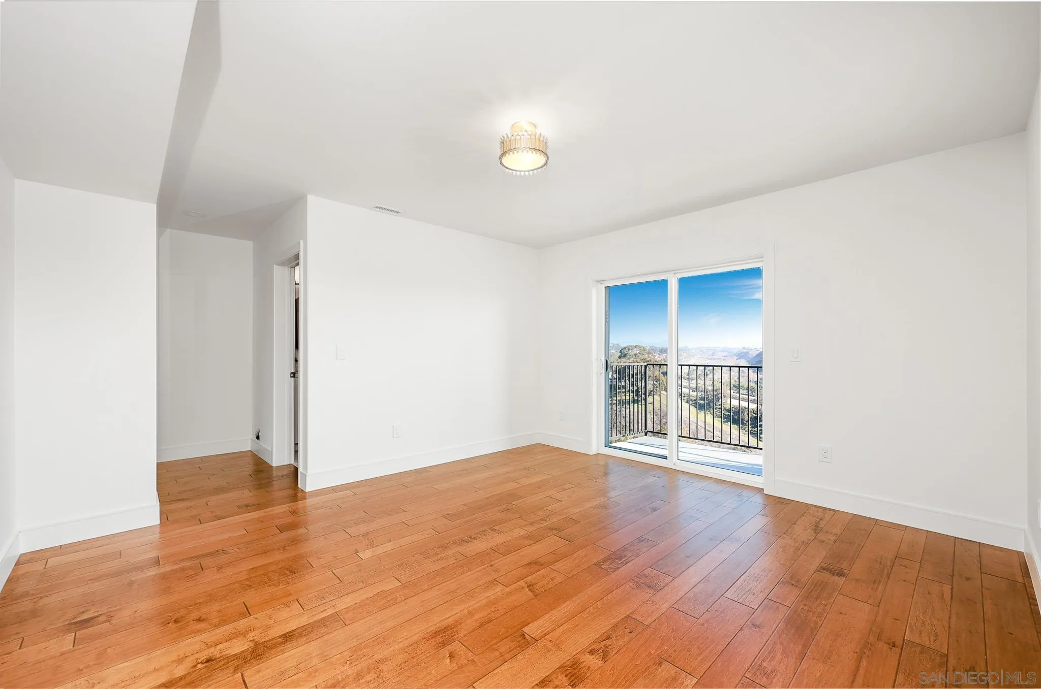https://cdn.realtyfeed.com/cdn/127/260001537/0be62d5a63525e3656331b9fc8e875c0.webp