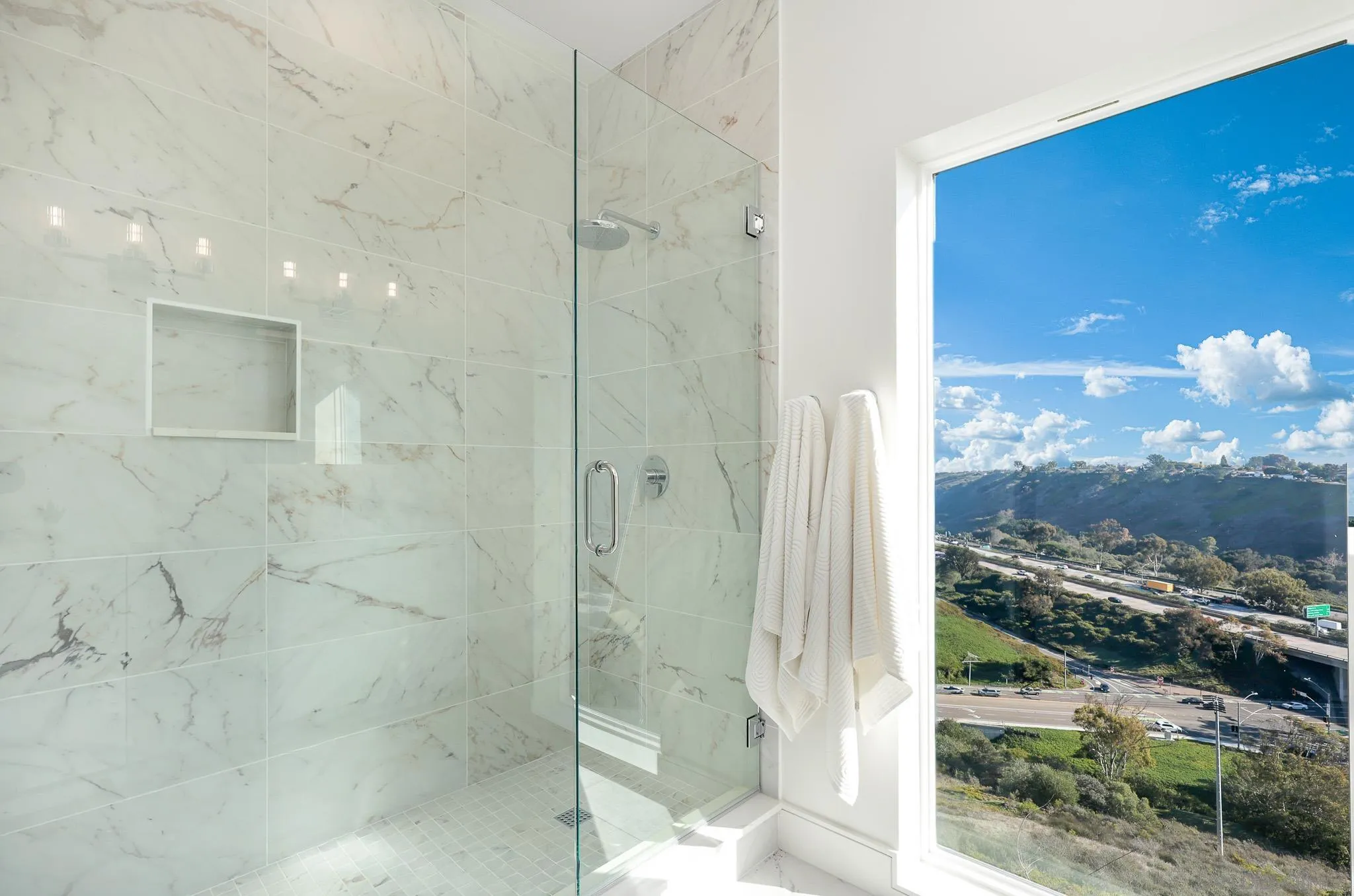 https://cdn.realtyfeed.com/cdn/127/260001537/299f502a27cbbd7b10d82a3925b9c573.webp