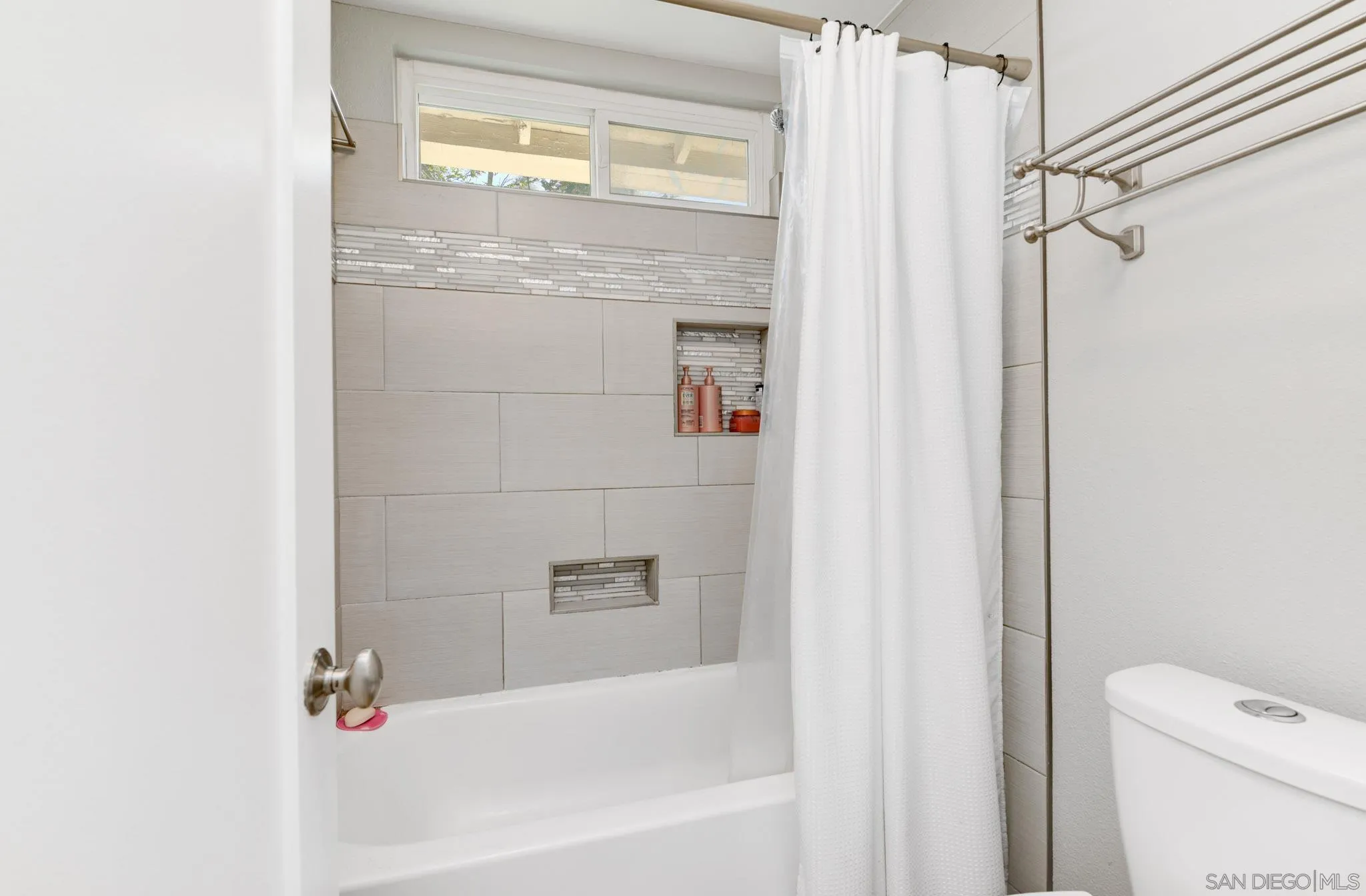 Photo #11: 260001539 Listing: Photo #11