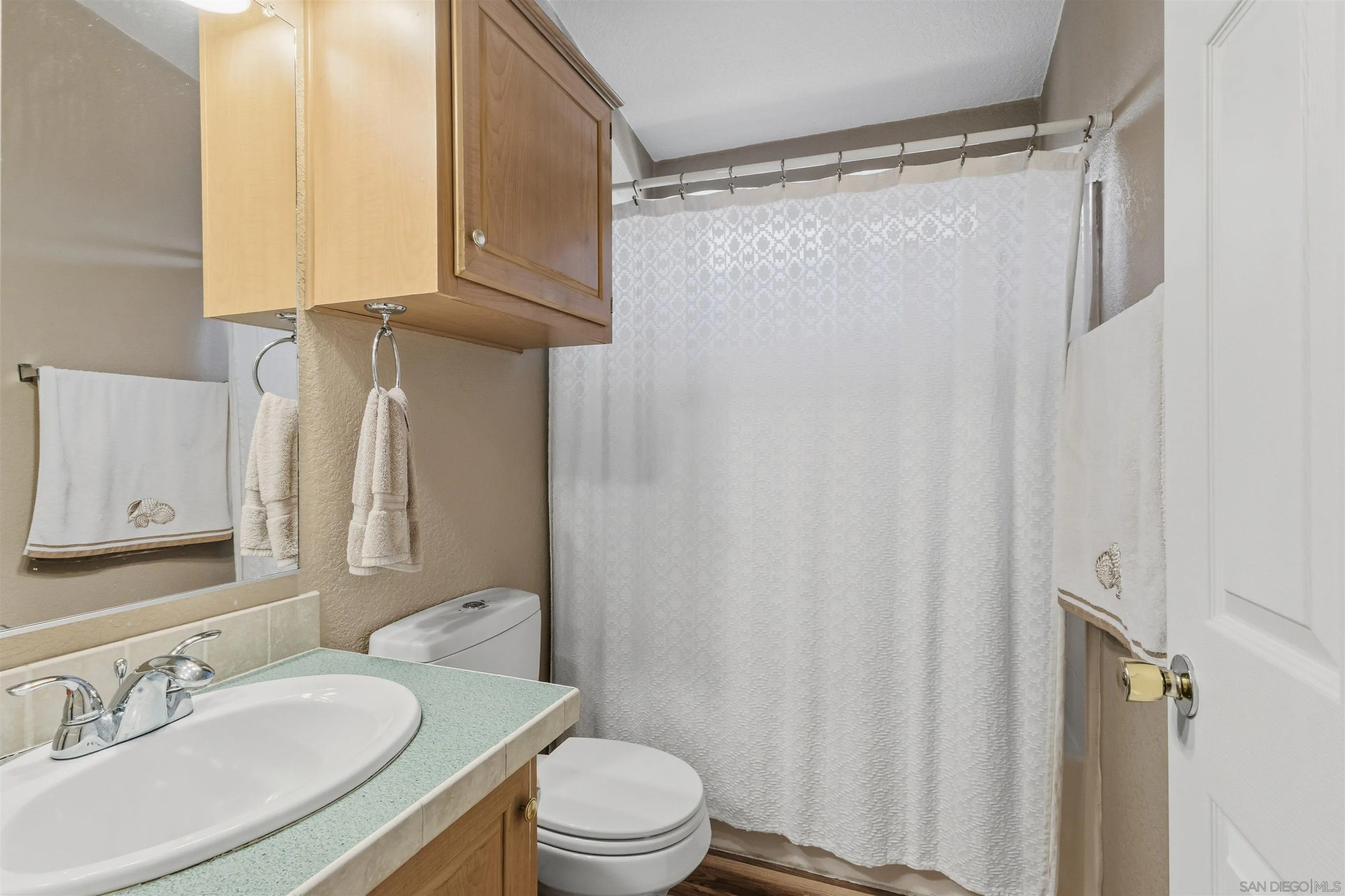 https://cdn.realtyfeed.com/cdn/127/260001540/17dbb34f3243687159f9dd840059922d.webp