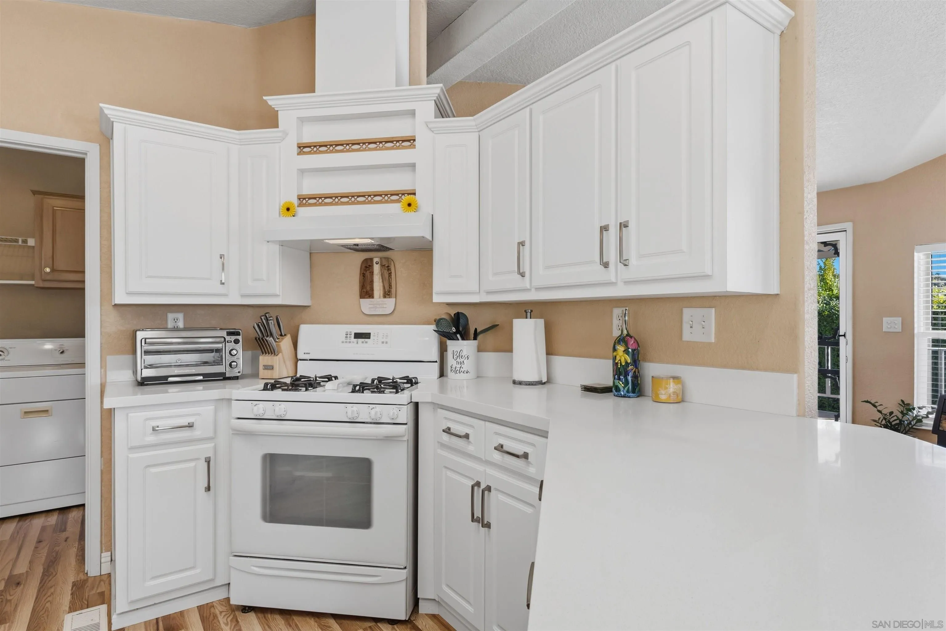https://cdn.realtyfeed.com/cdn/127/260001540/26277b1ec8b9a3ba015803e40eebad0a.webp