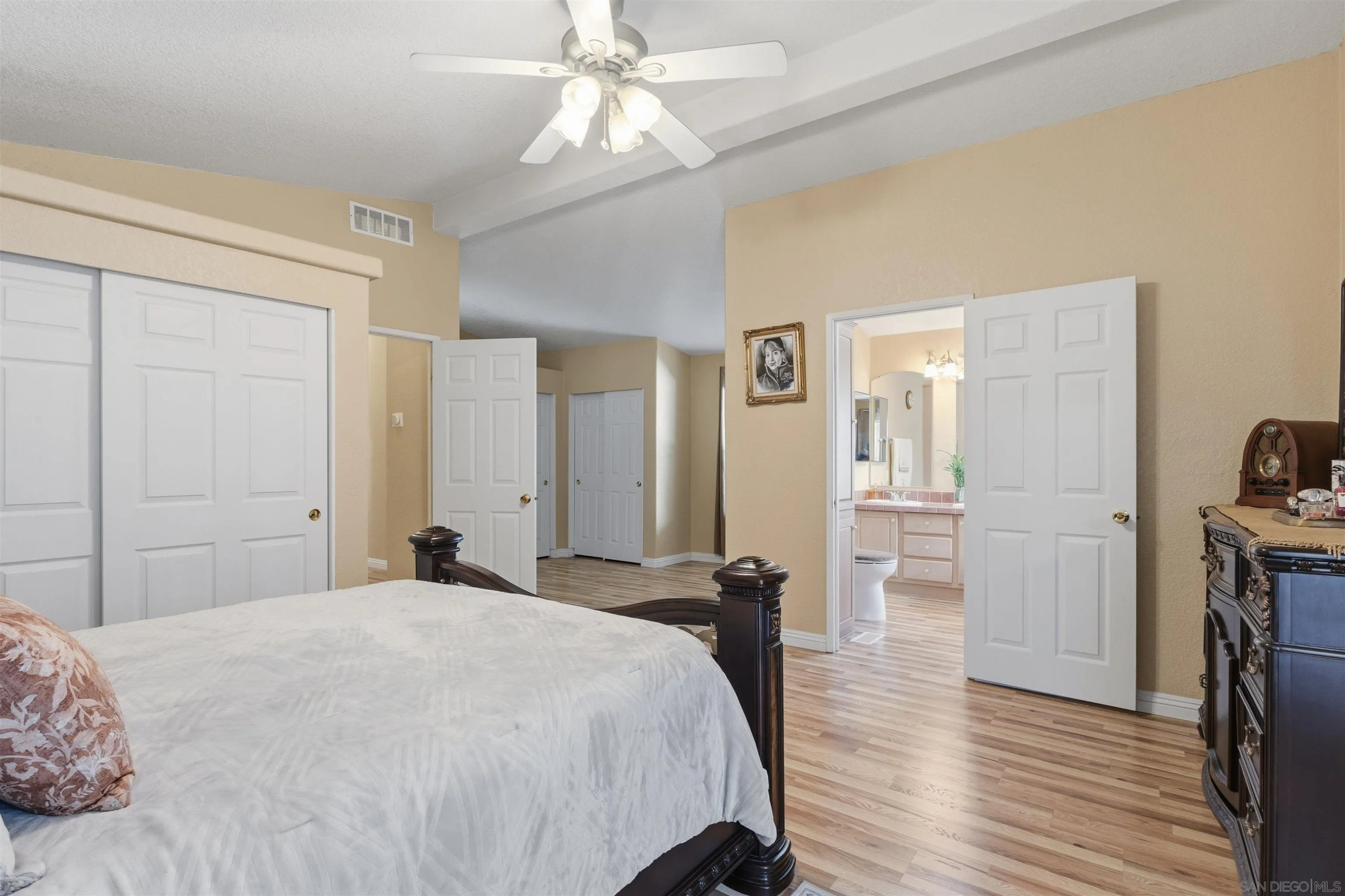 https://cdn.realtyfeed.com/cdn/127/260001540/4dd495127e356b63871e4064de348d02.webp