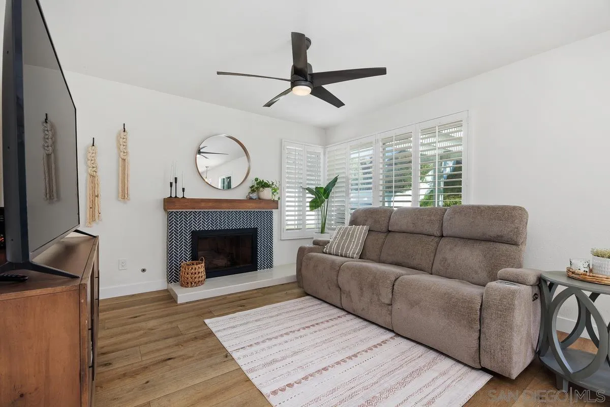 https://cdn.realtyfeed.com/cdn/127/260001543/b2f323ba9c0e8be9968aded99a7e46ca.webp