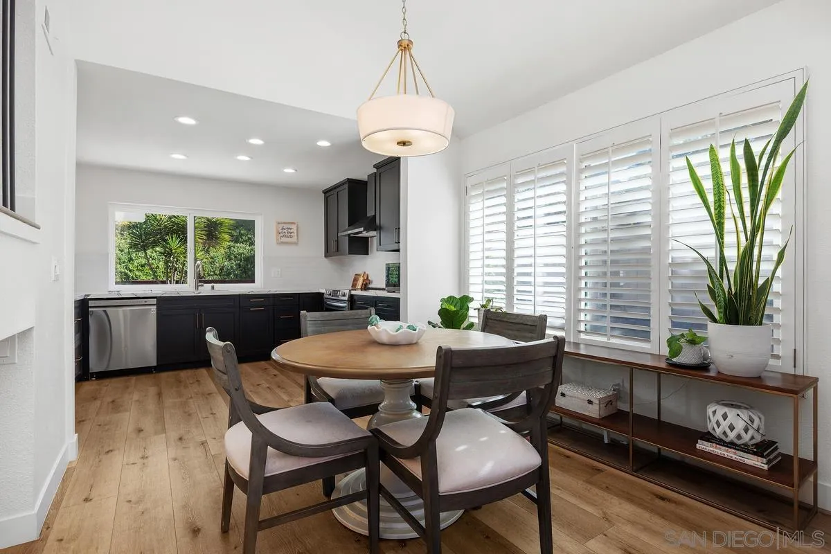 https://cdn.realtyfeed.com/cdn/127/260001543/ce3a8b0406089165139f11e78a35688a.webp