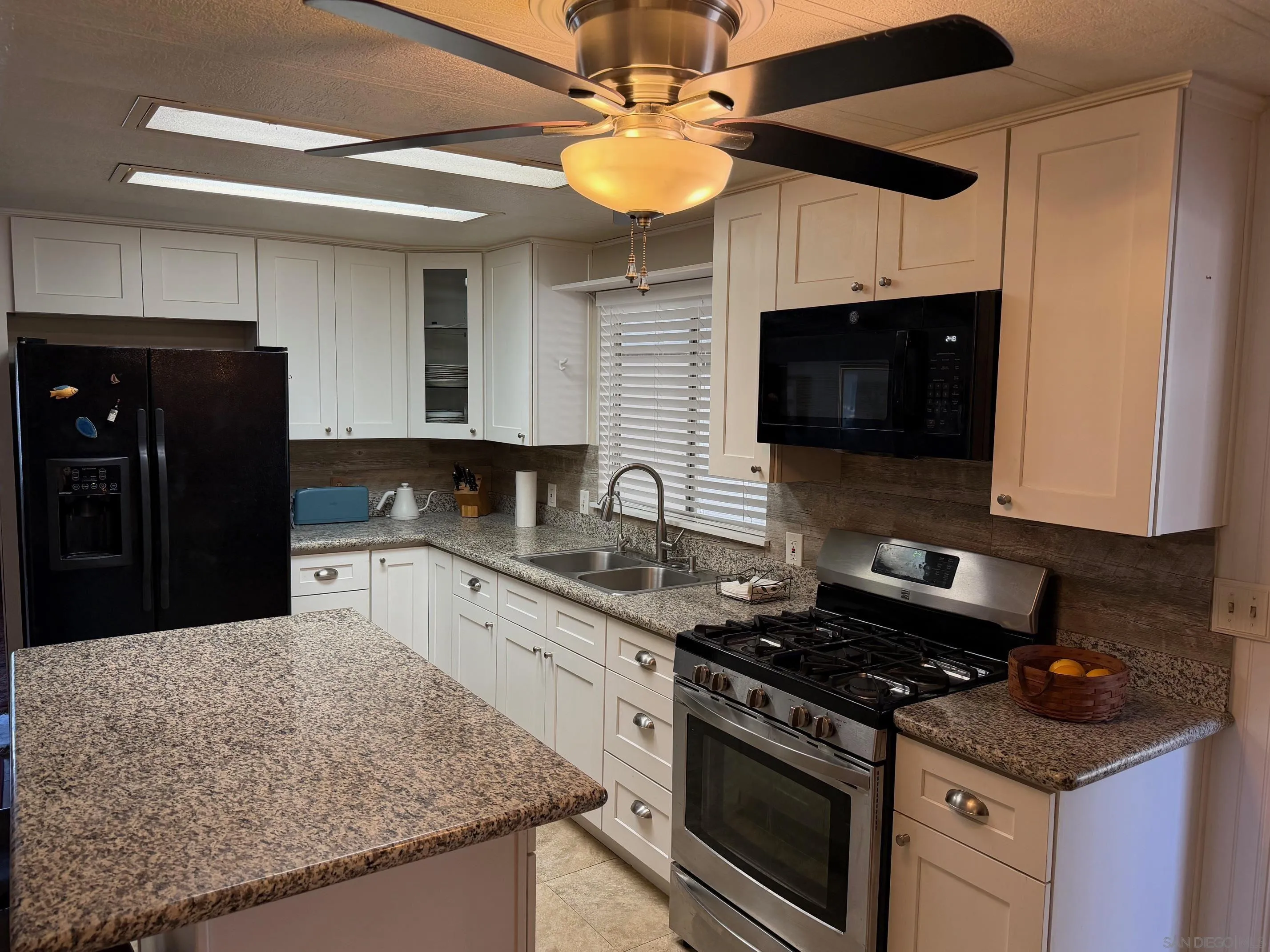 https://cdn.realtyfeed.com/cdn/127/260001544/ca783c3d31de4c830050e595ed5f4fd0.webp