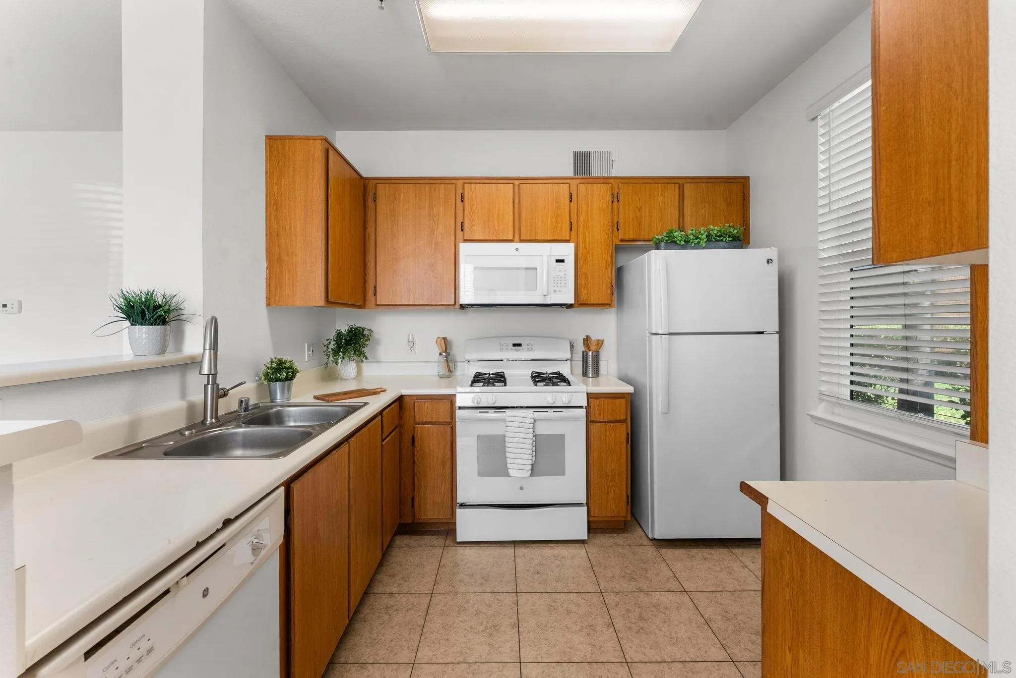 Photo #6: 260001545 Listing: Photo #6