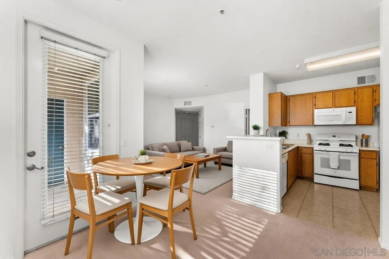 Photo #4: 260001545 Listing: Photo #4