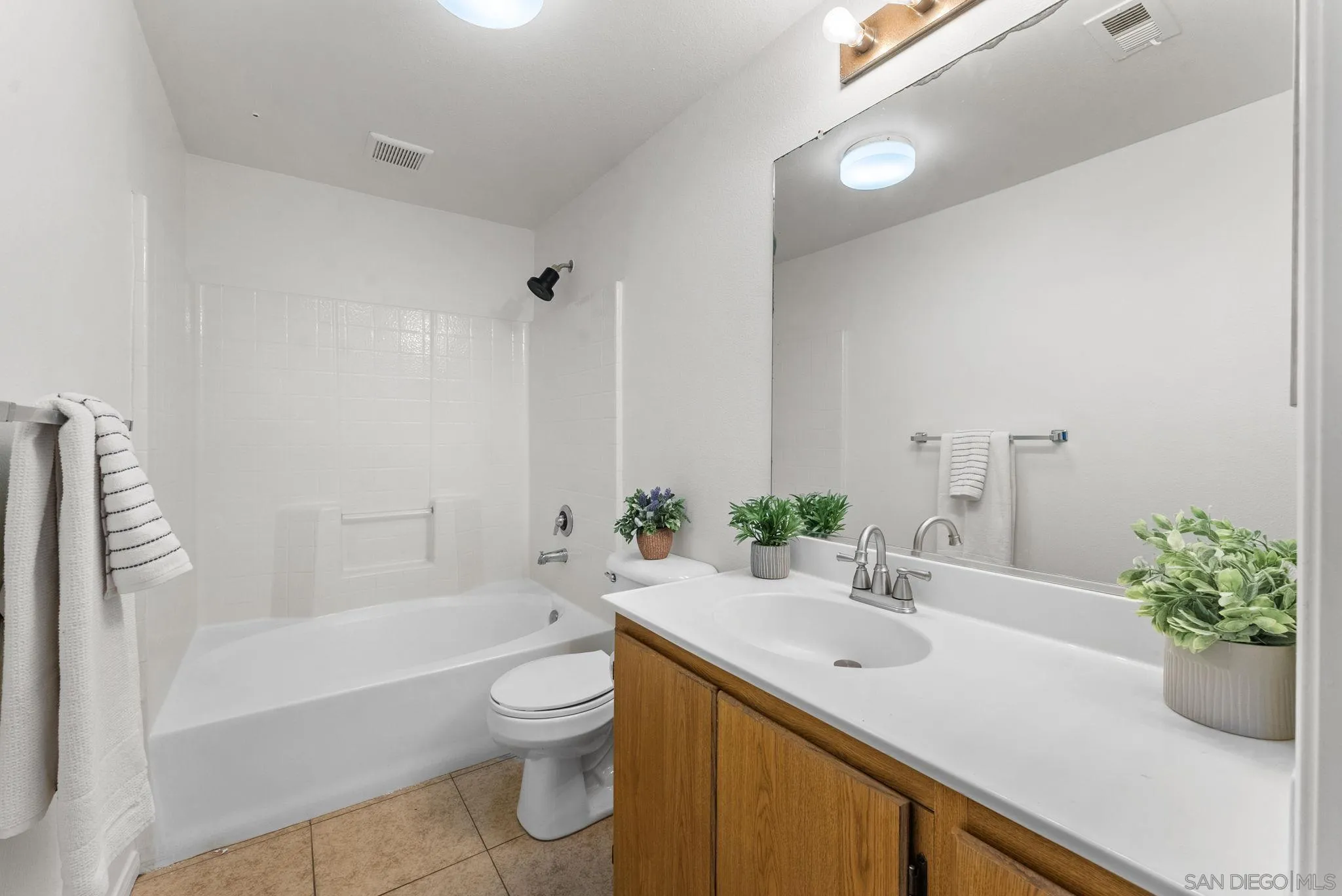 Photo #14: 260001545 Listing: Photo #14