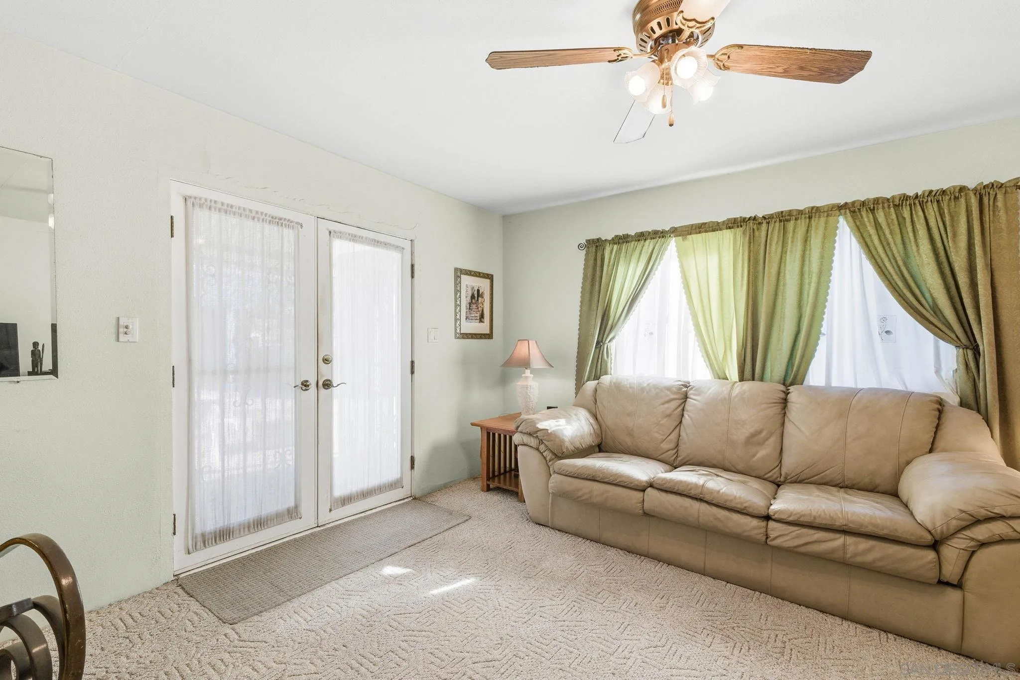https://cdn.realtyfeed.com/cdn/127/260001546/011eb2072f43968101a2e078d921f246.webp