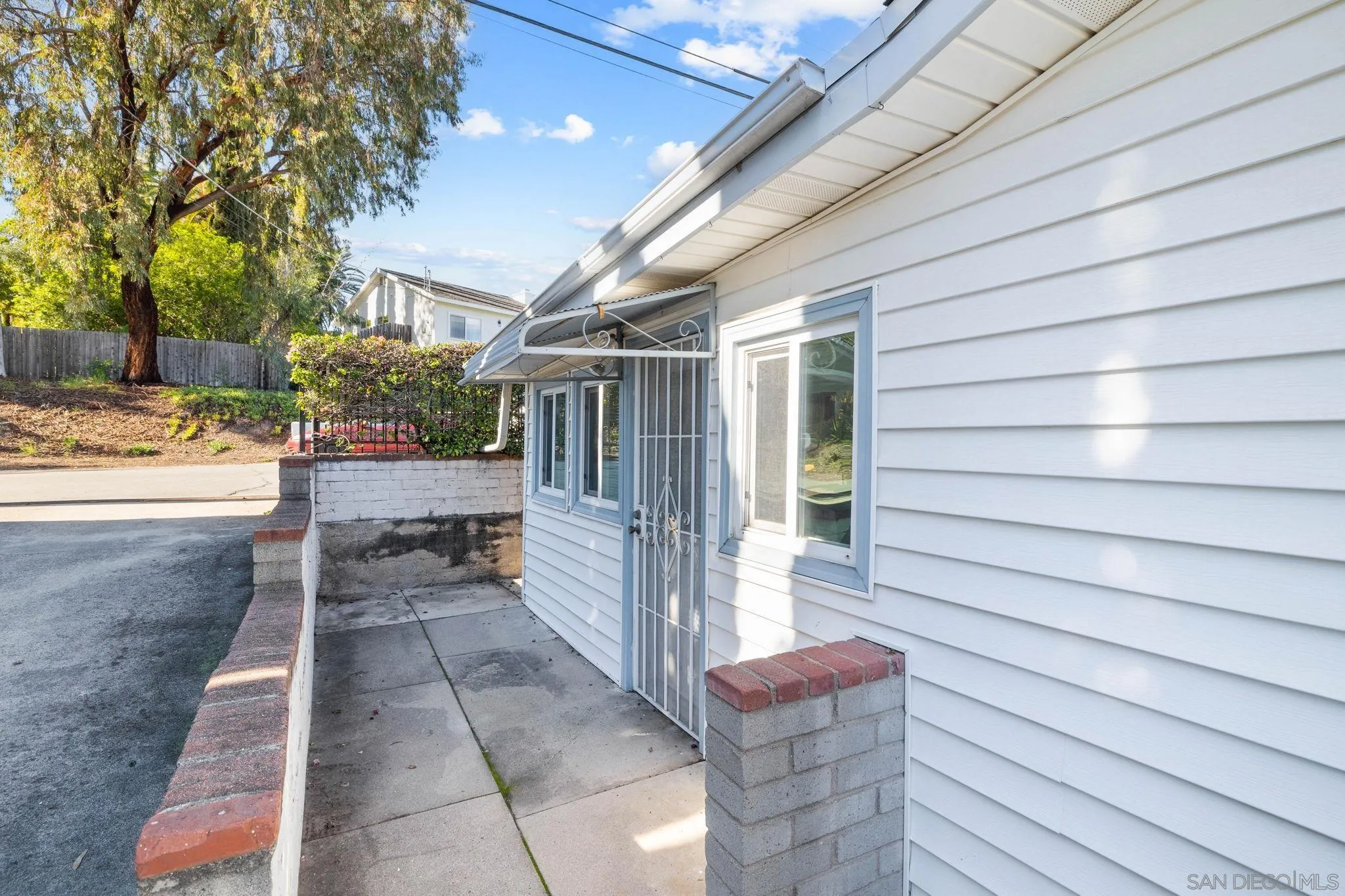 https://cdn.realtyfeed.com/cdn/127/260001546/2075f84cd6c964b089c127f391e2a06c.webp