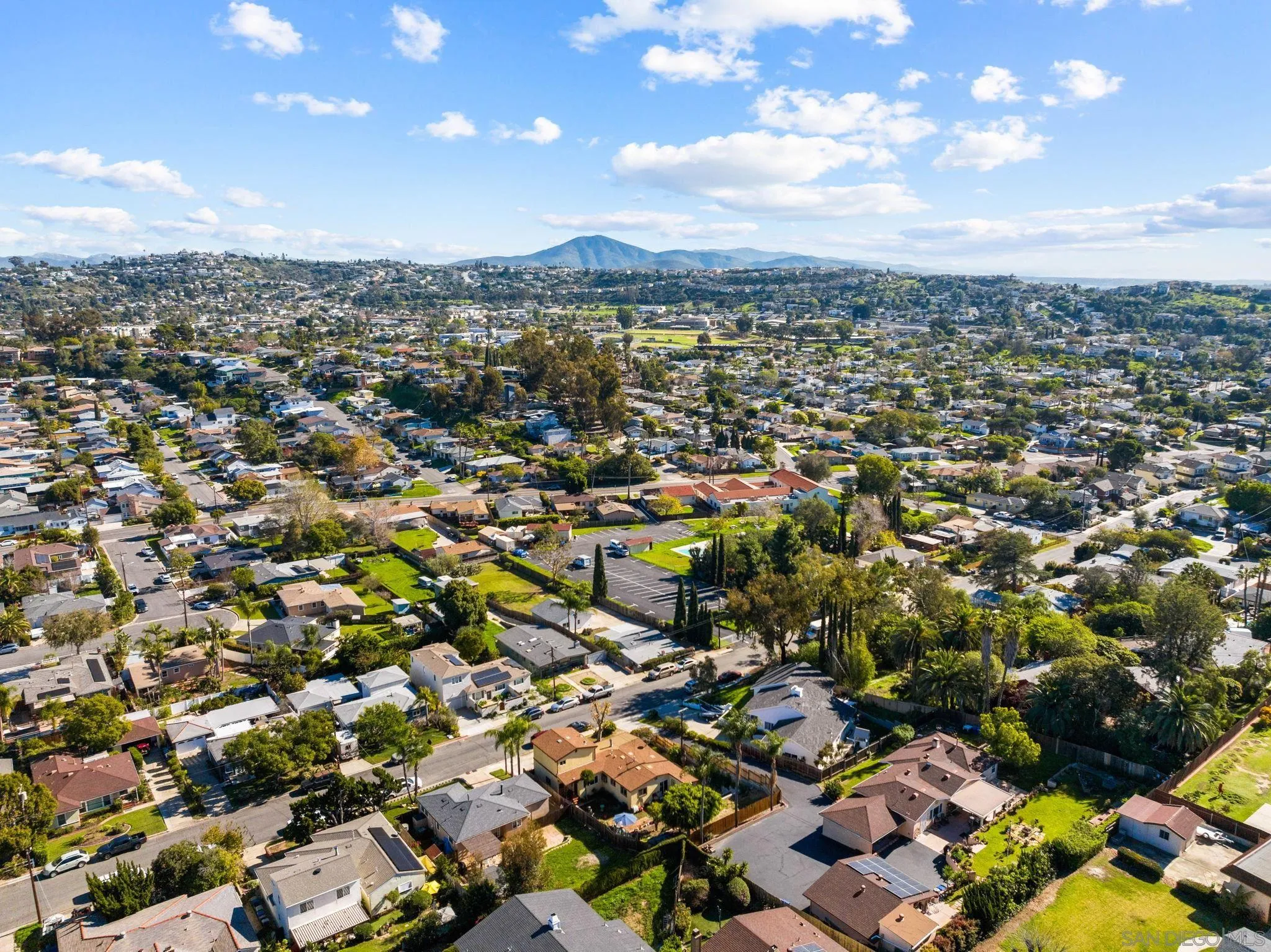 https://cdn.realtyfeed.com/cdn/127/260001546/8b9eef5b716cf938ce1810e251b04096.webp