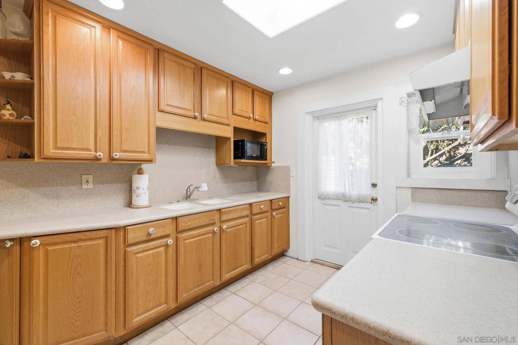 https://cdn.realtyfeed.com/cdn/127/260001546/a587e89039773b2a7b02323d273776c9.webp