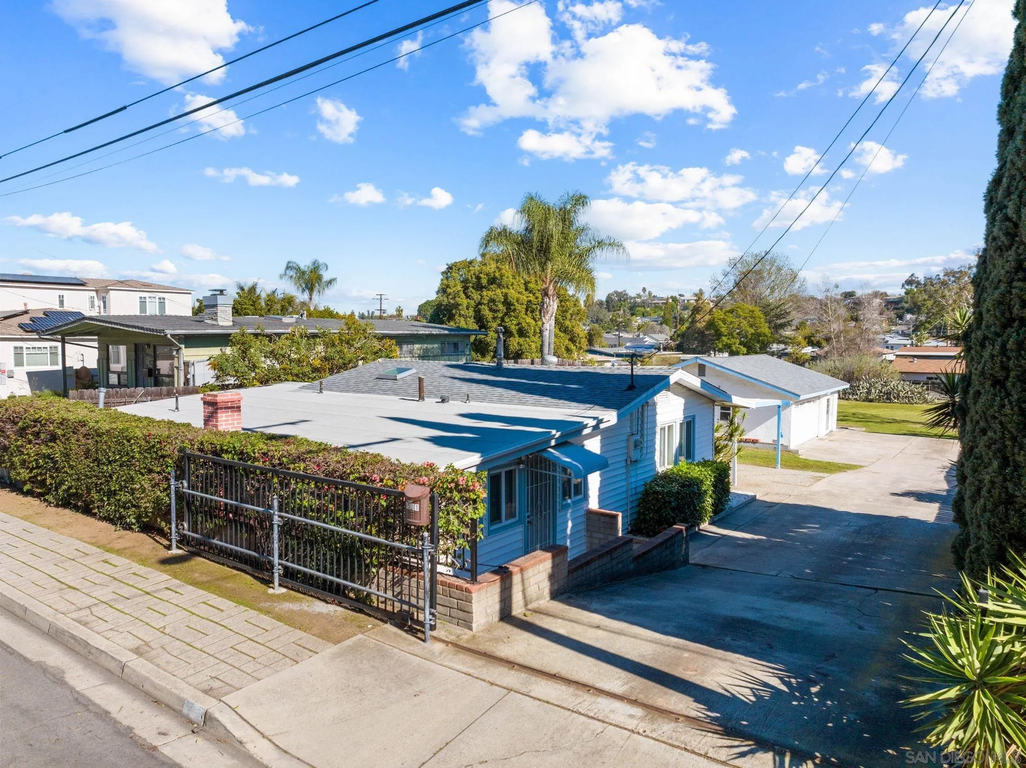 https://cdn.realtyfeed.com/cdn/127/260001546/c755263d37c2801ded41285799bfda58.webp